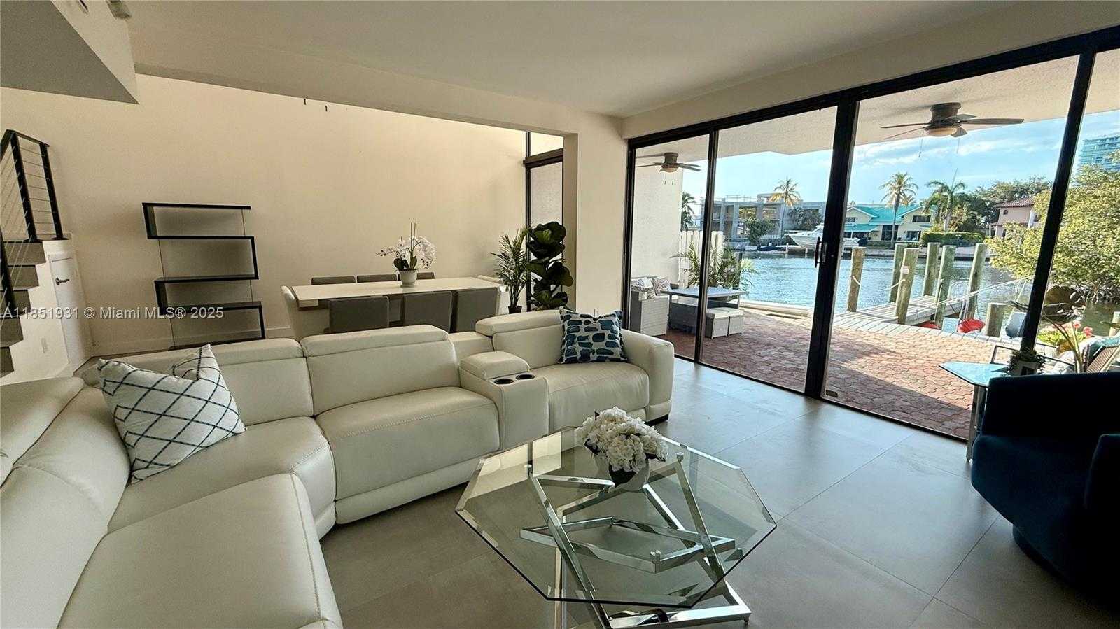 Small Image of 399 POINCIANA DR #1215, Sunny Isles Beach Number 5