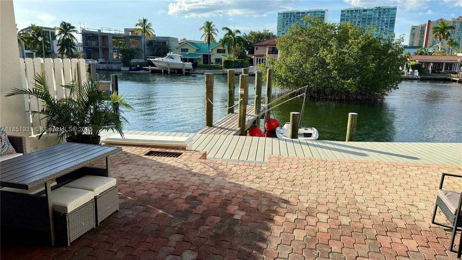 Small Image of 399 POINCIANA DR #1215, Sunny Isles Beach Number 6