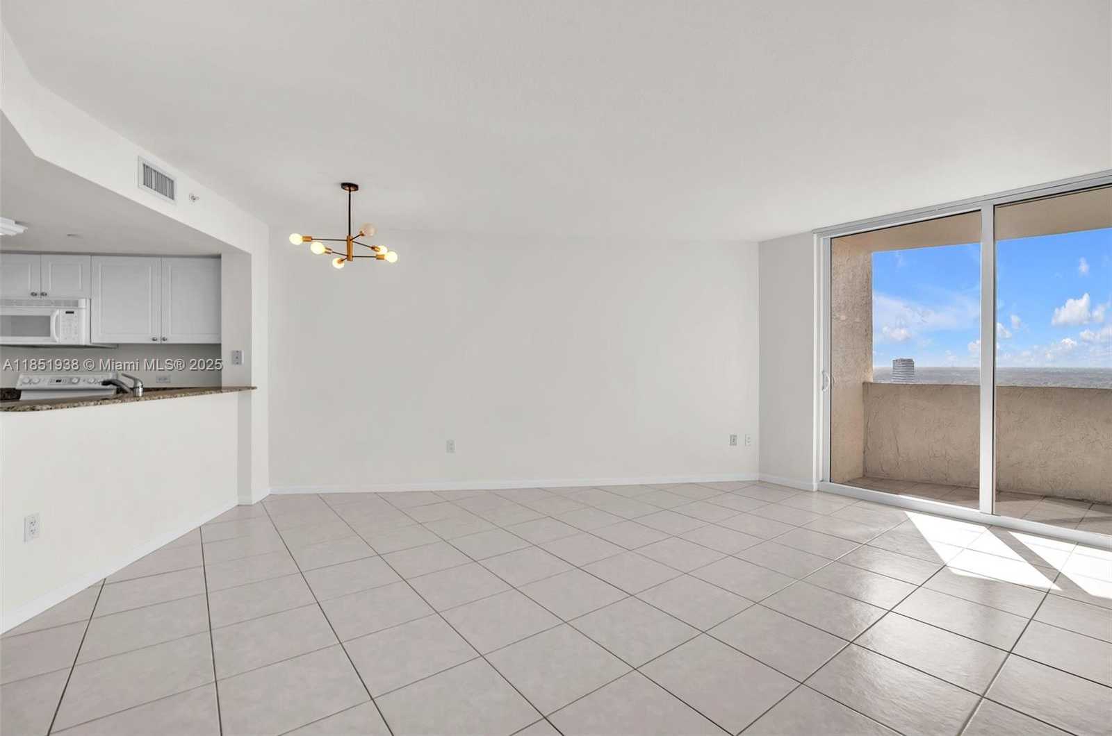 Small Image of 19501 WEST COUNTRY CLUB DR #2011, Aventura Number 15