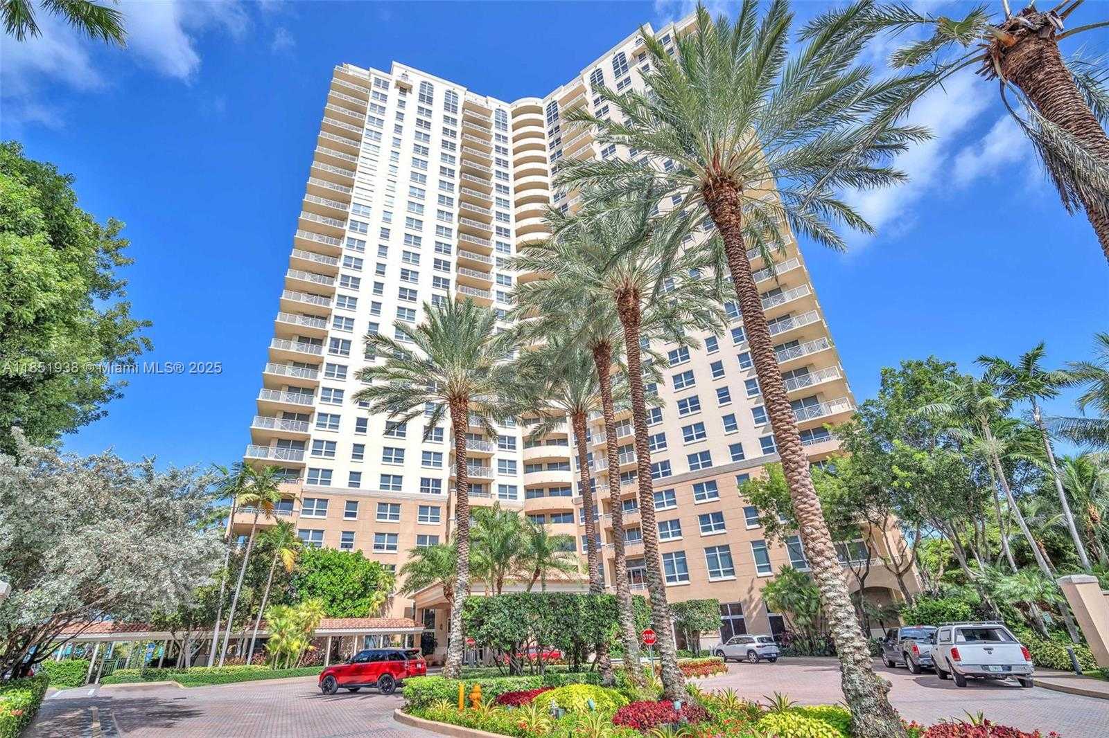 Small Image of 19501 WEST COUNTRY CLUB DR #2011, Aventura Number 3