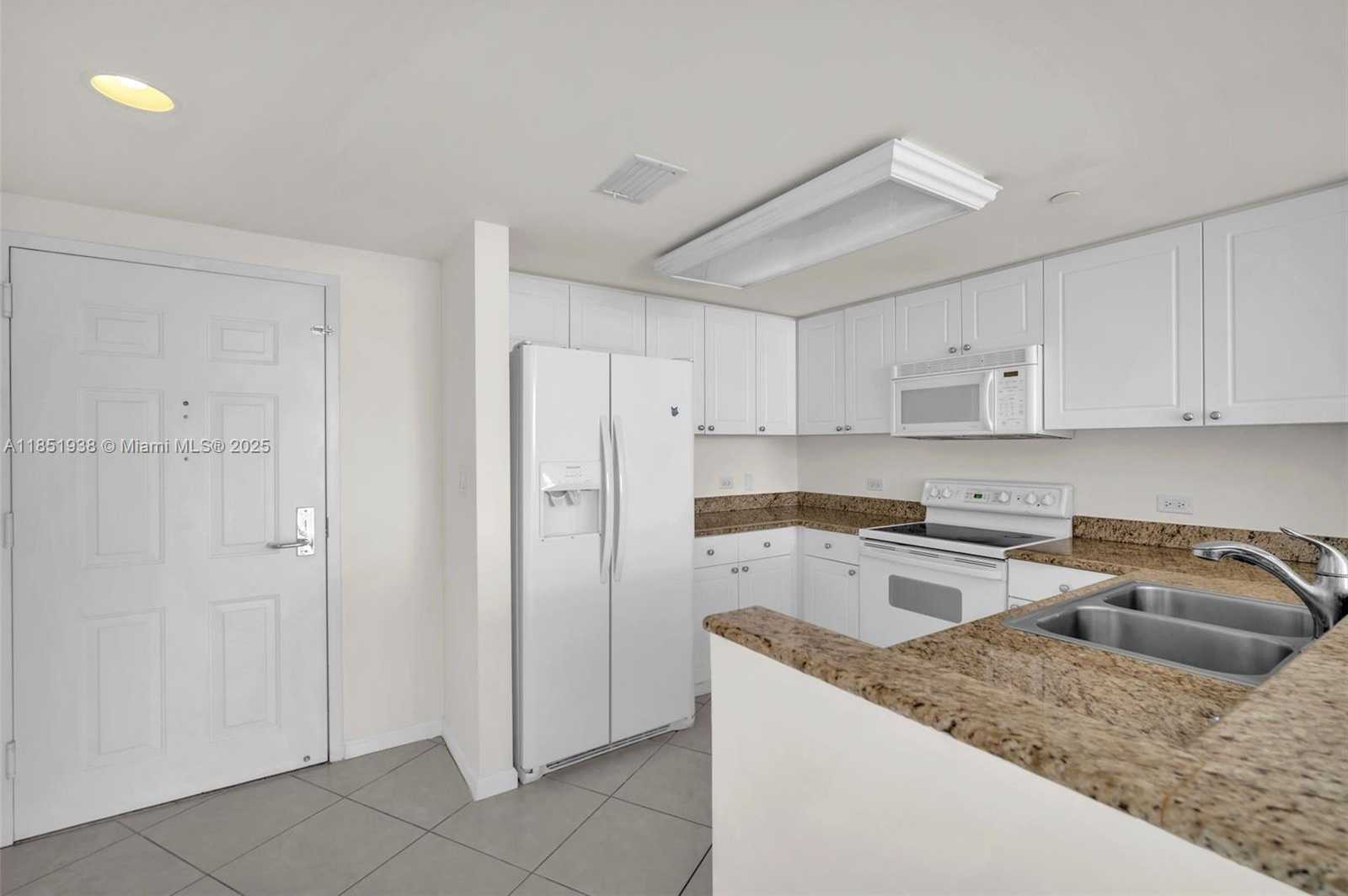Small Image of 19501 WEST COUNTRY CLUB DR #2011, Aventura Number 5