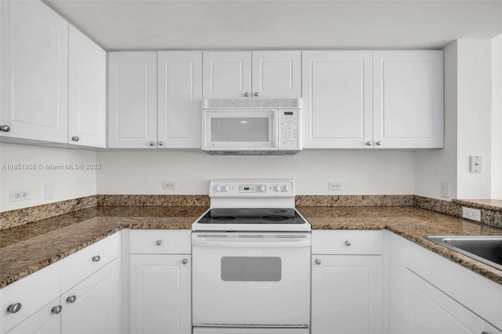 Small Image of 19501 WEST COUNTRY CLUB DR #2011, Aventura Number 6