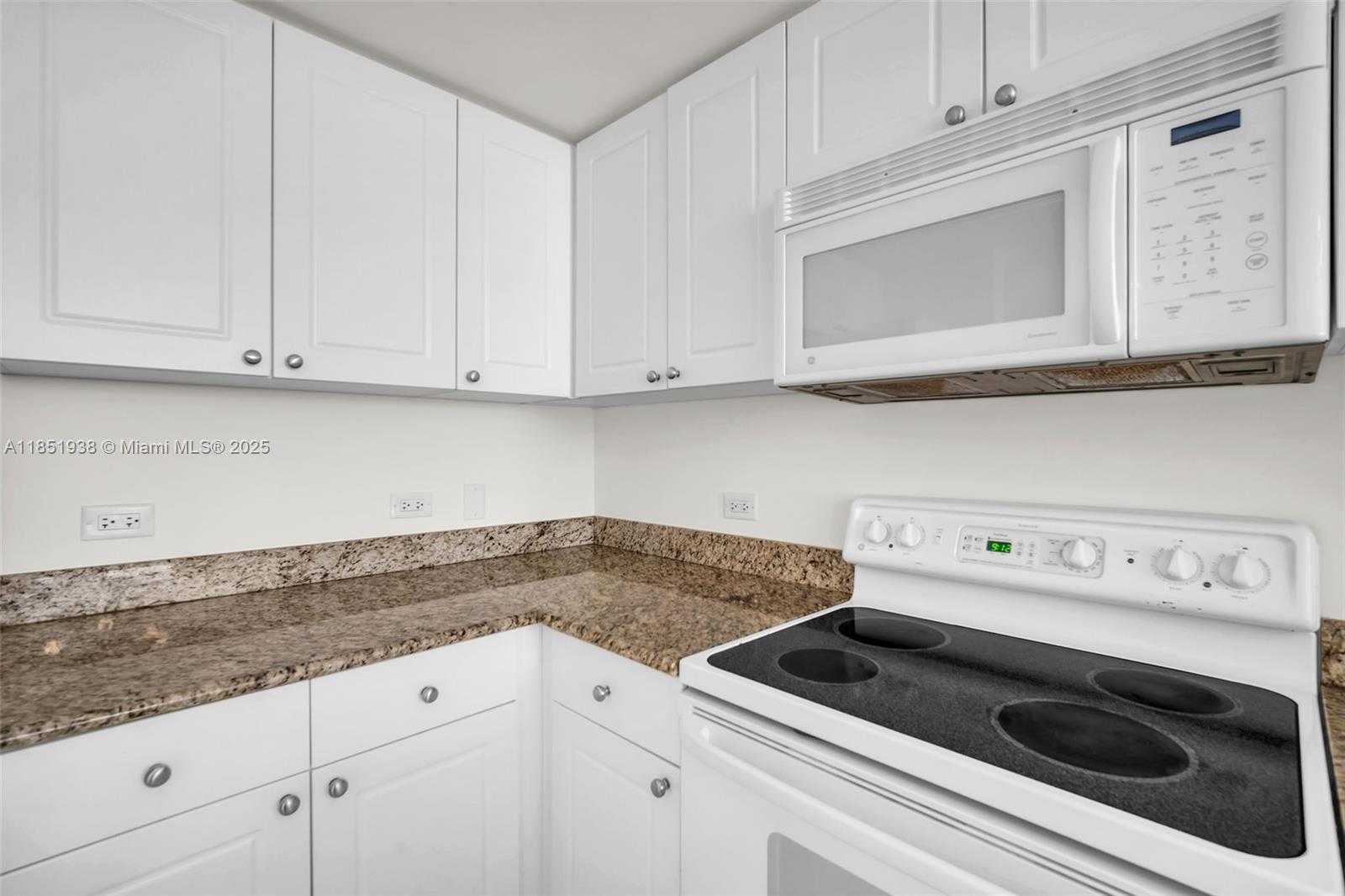 Small Image of 19501 WEST COUNTRY CLUB DR #2011, Aventura Number 8
