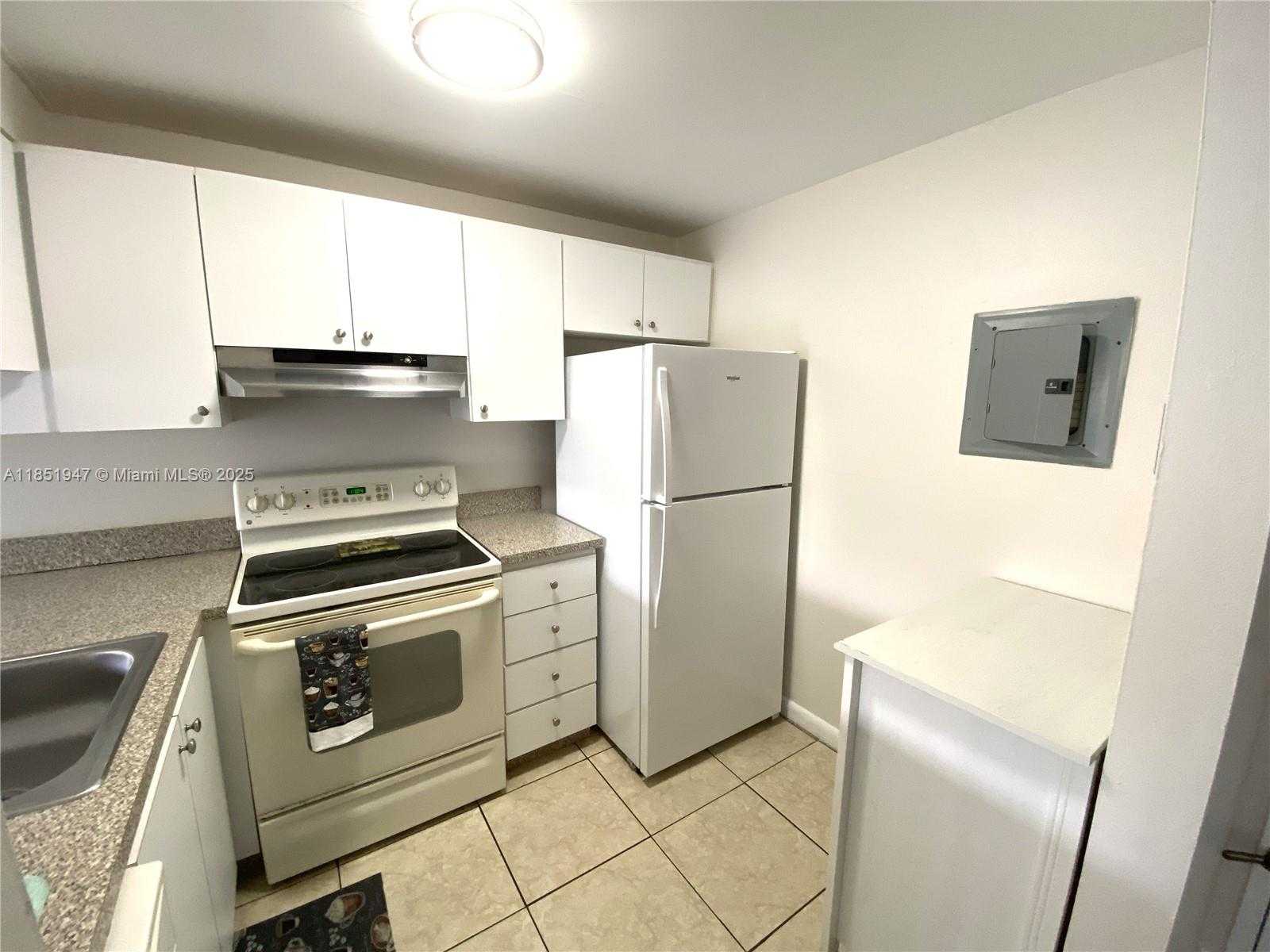 Small Image of 16465 NORTH EAST 22ND AVE #513, North Miami Beach Number 2