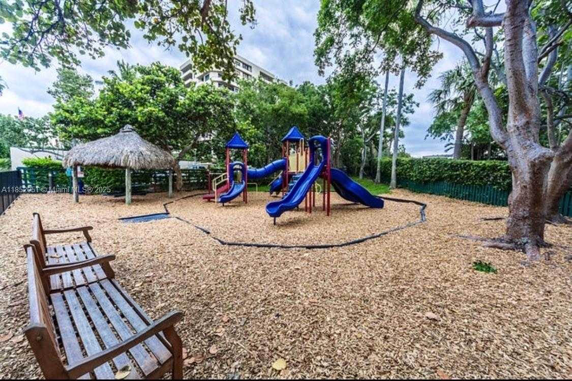 Small Image of 101 CRANDON BLVD #170, Key Biscayne Number 39