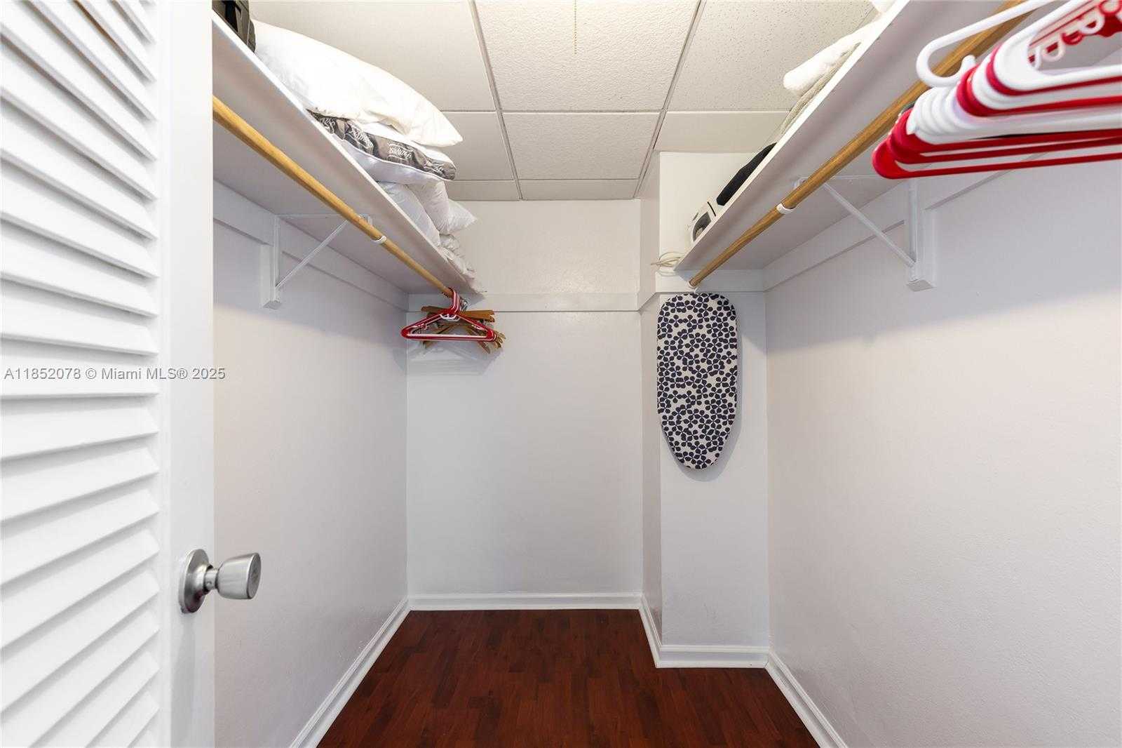 Small Image of 3901 SOUTH OCEAN DR #2D, Hollywood Number 26
