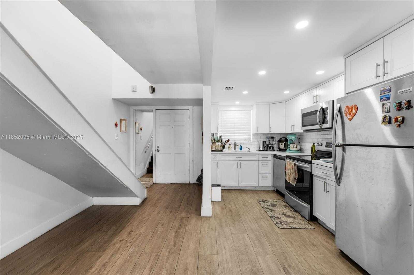 Small Image of 20 NORTH WEST 87TH AVE #A204, Miami Number 4