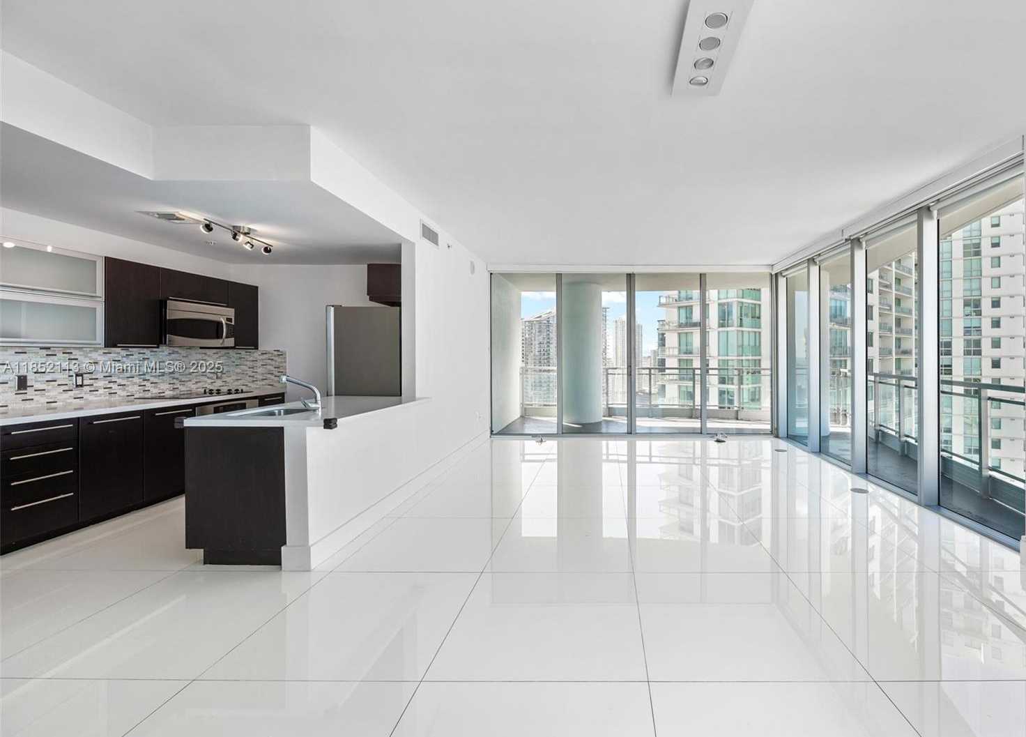 Small Image of 90 SOUTH WEST 3RD ST #4009, Miami Number 25