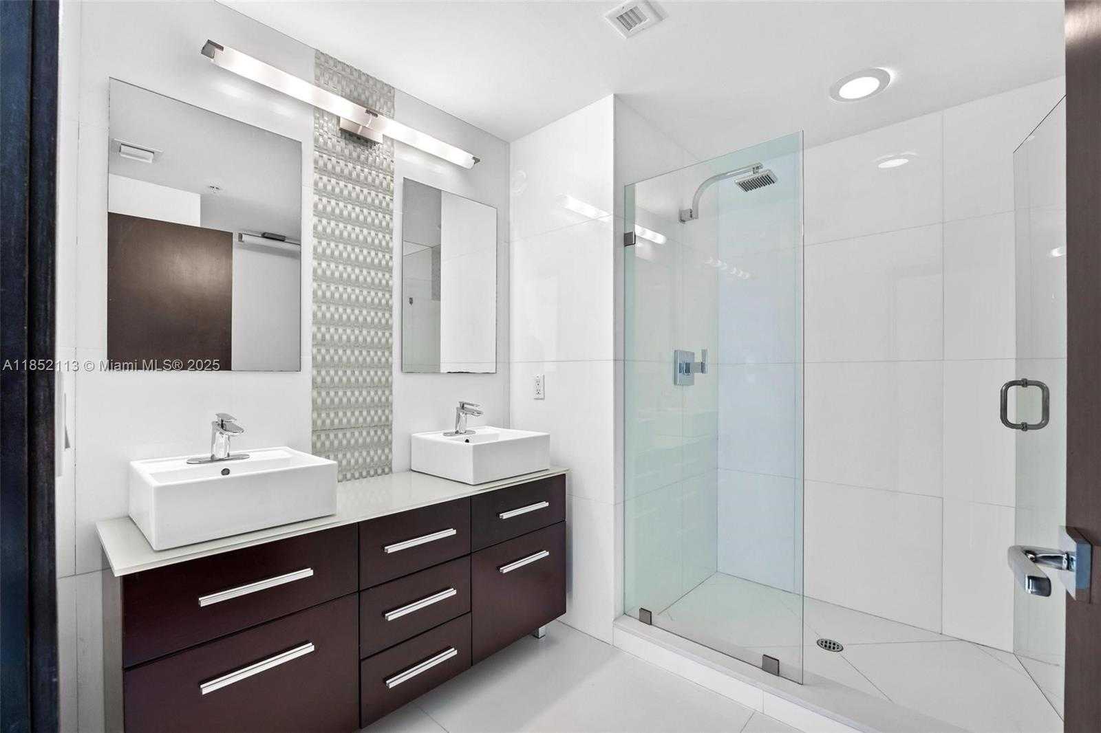 Small Image of 90 SOUTH WEST 3RD ST #4009, Miami Number 31