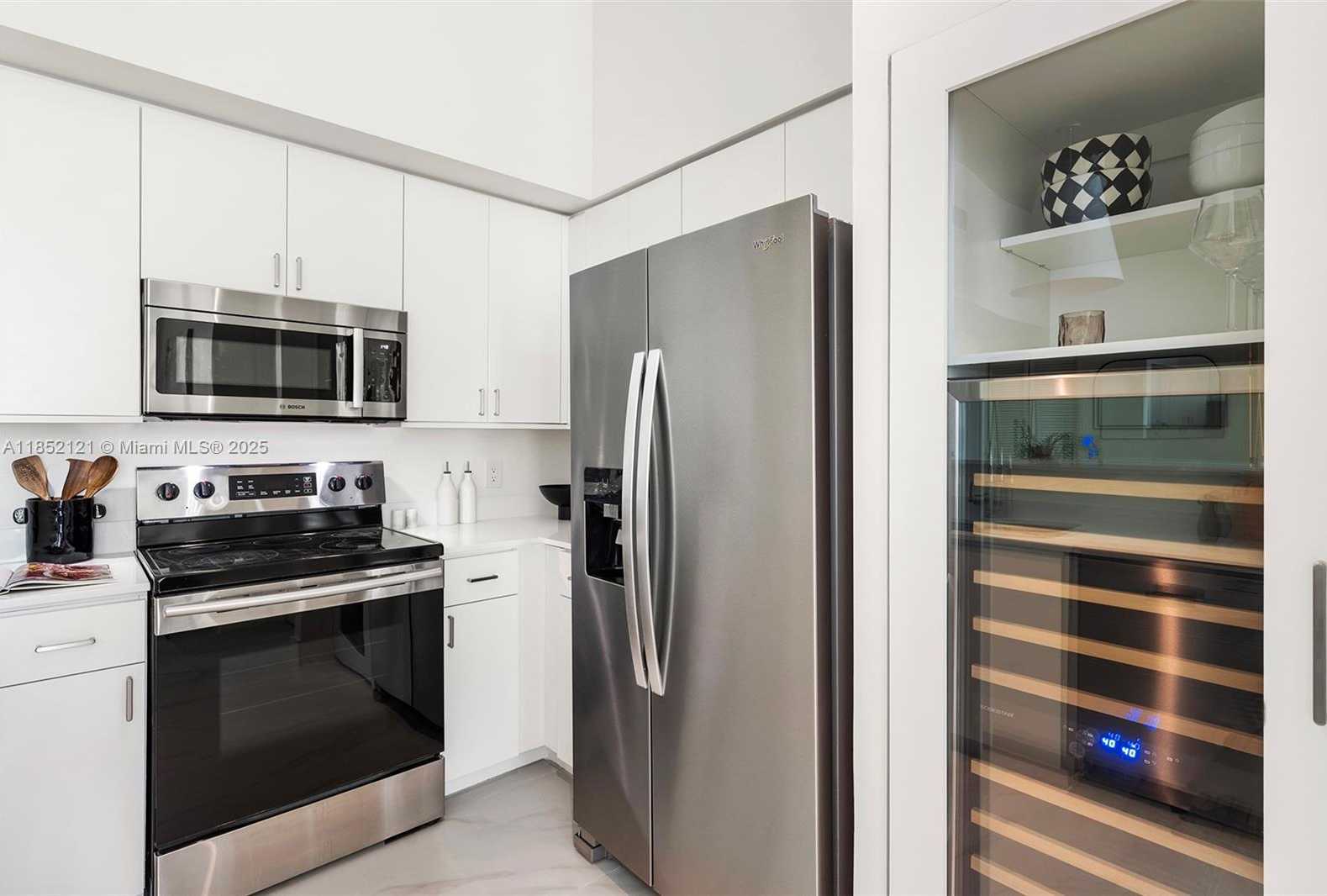 Small Image of 1155 BRICKELL BAY DR #203, Miami Number 11