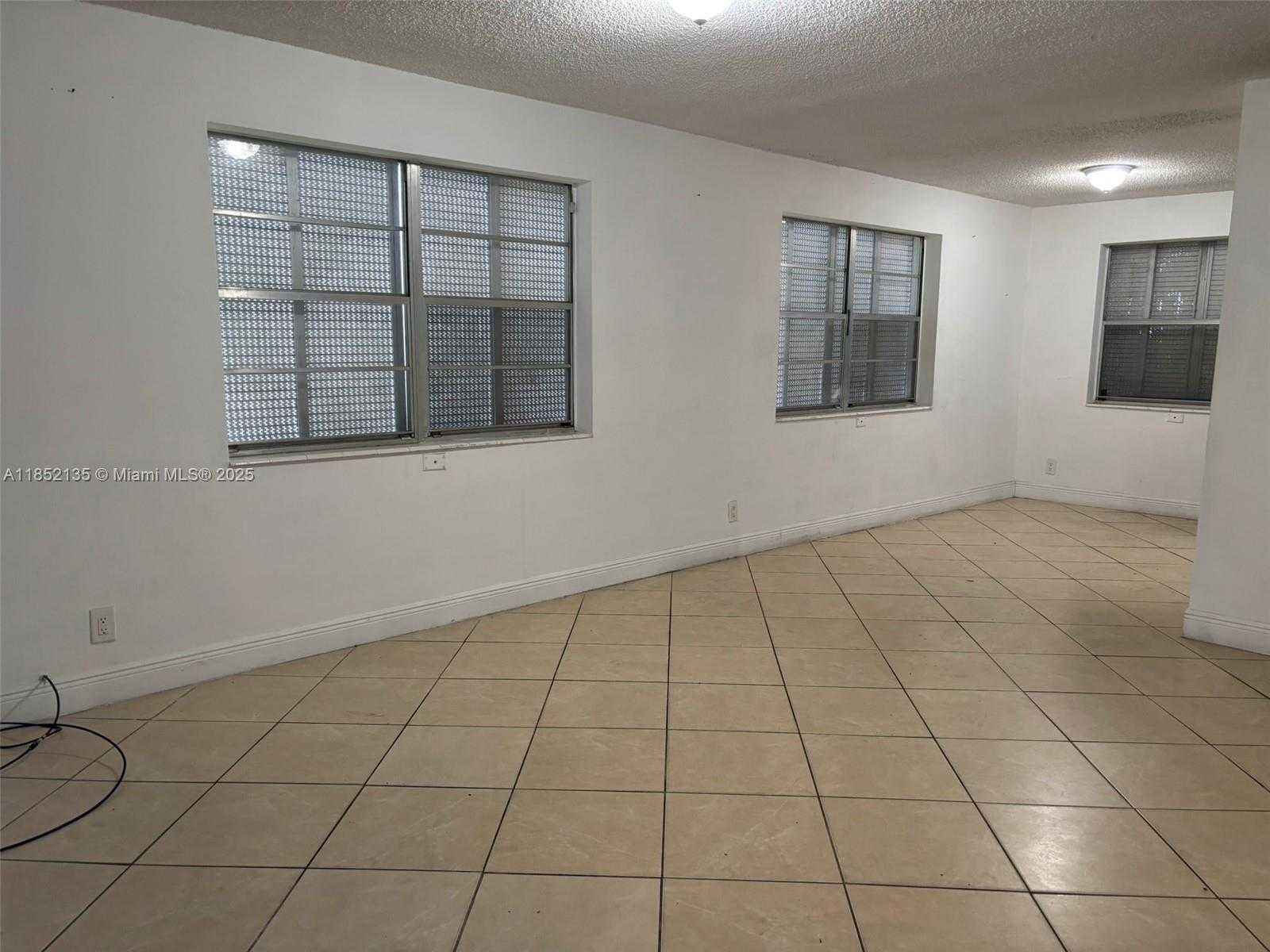 Small Image of 2415 LINCOLN ST #106, Hollywood Number 2