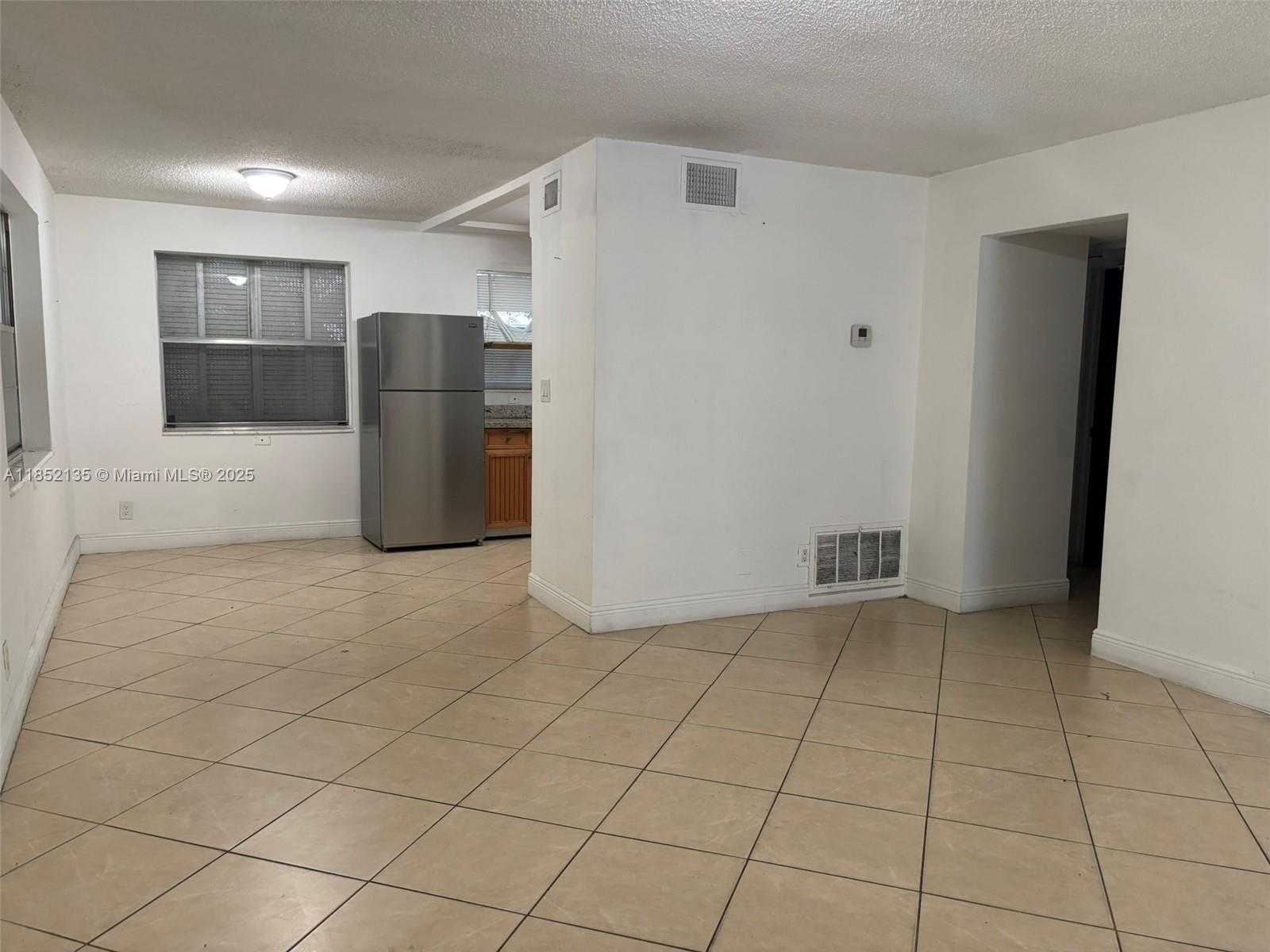 Small Image of 2415 LINCOLN ST #106, Hollywood Number 3