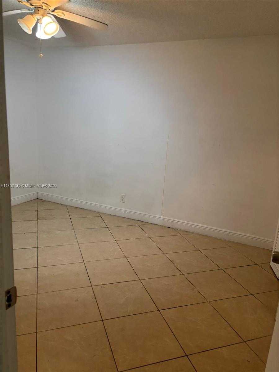 Small Image of 2415 LINCOLN ST #106, Hollywood Number 7