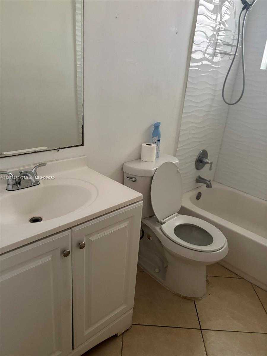 Small Image of 2415 LINCOLN ST #106, Hollywood Number 9