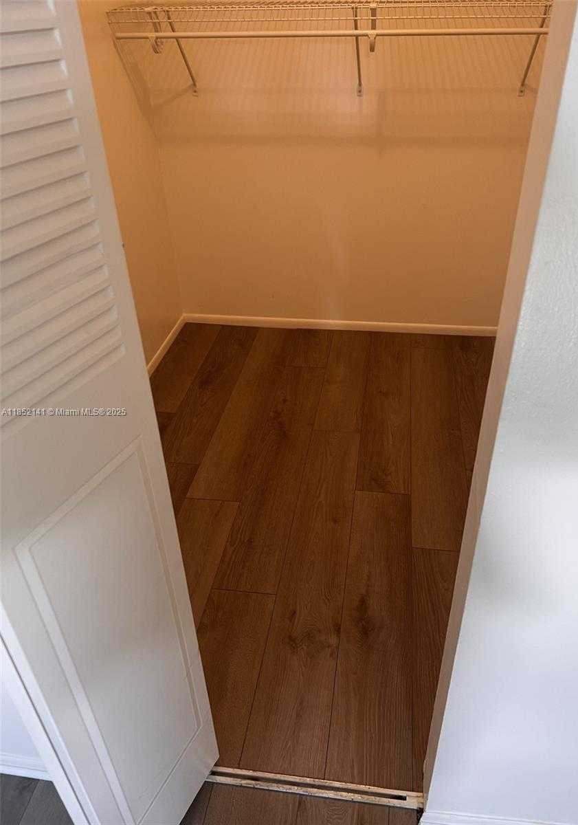 Small Image of 16950 WEST DIXIE HWY A230 HWY #230, North Miami Beach Number 7
