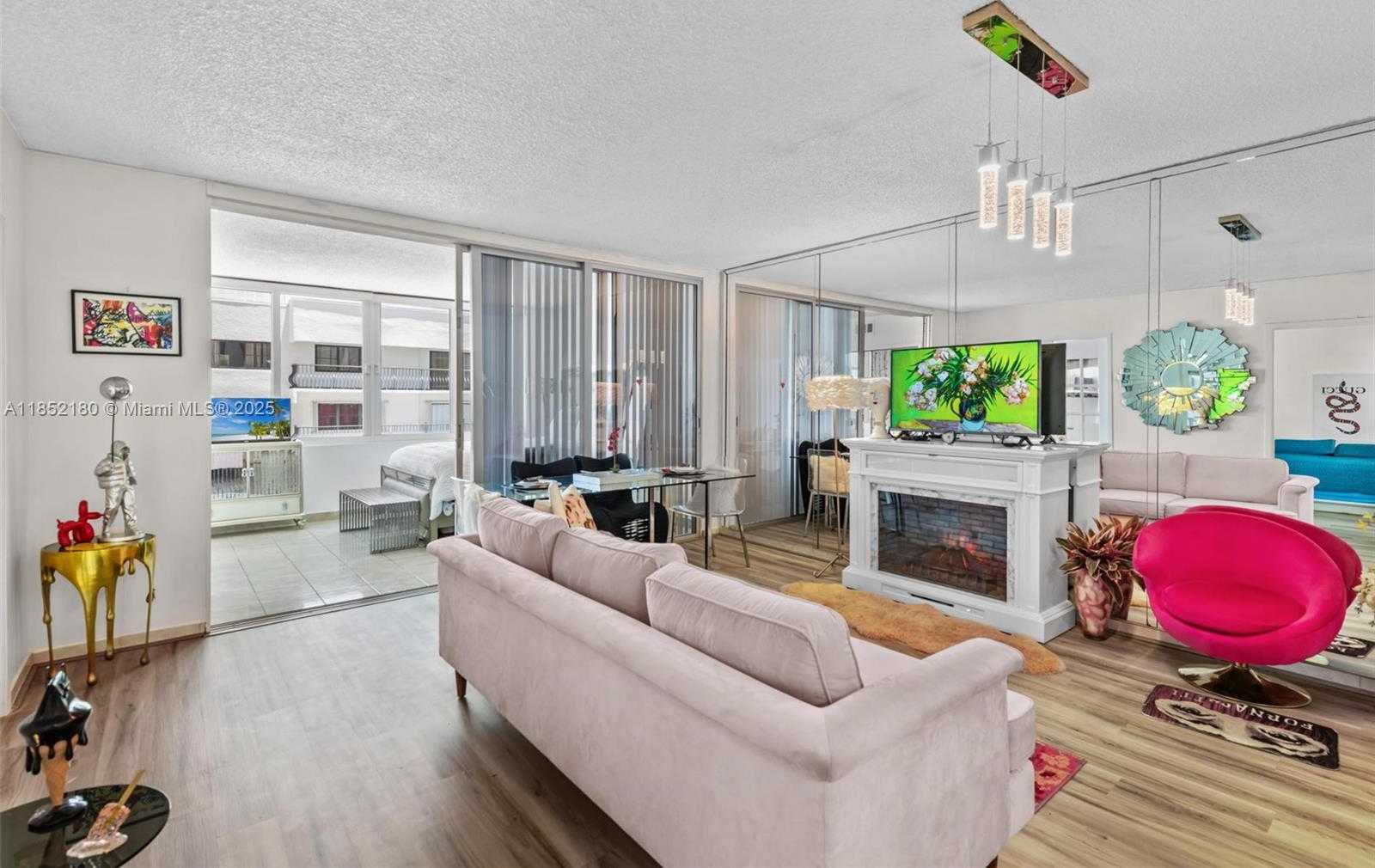 Small Image of 5401 COLLINS AVE #511, Miami Beach Number 10