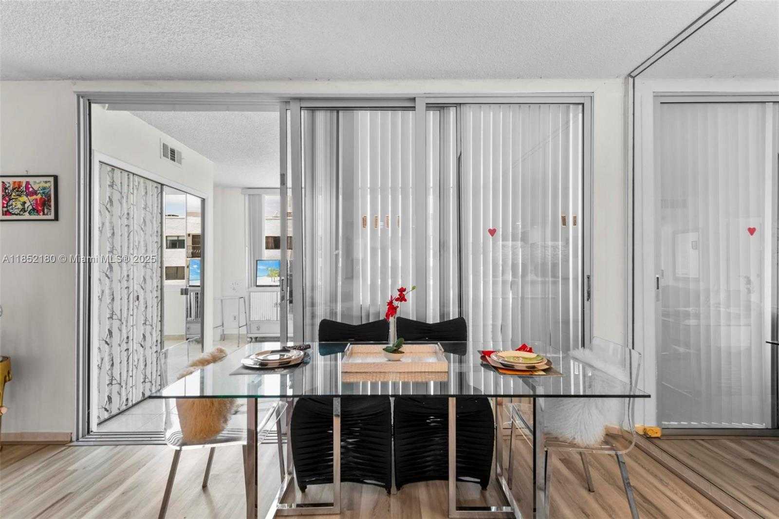 Small Image of 5401 COLLINS AVE #511, Miami Beach Number 13