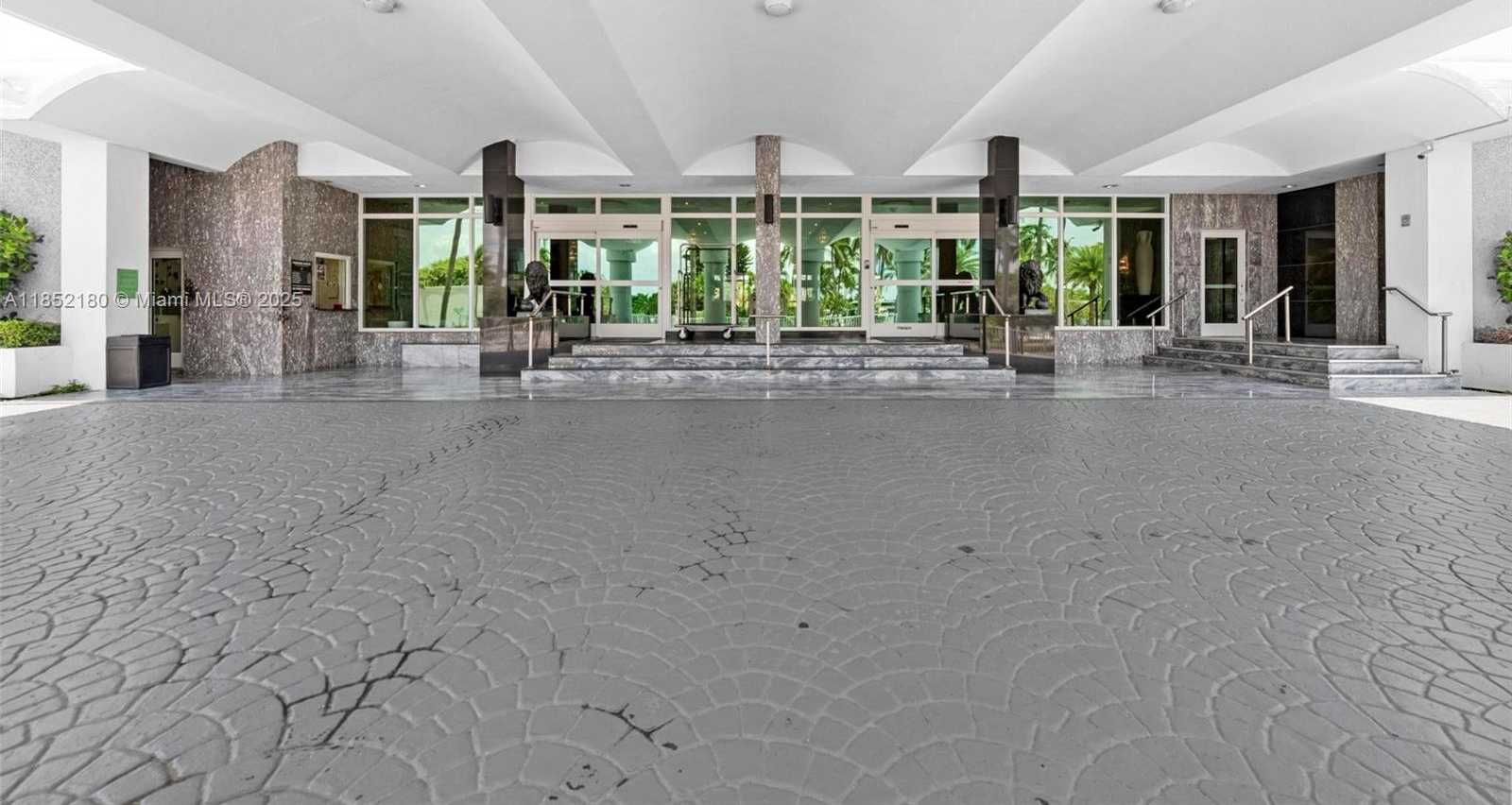Small Image of 5401 COLLINS AVE #511, Miami Beach Number 28