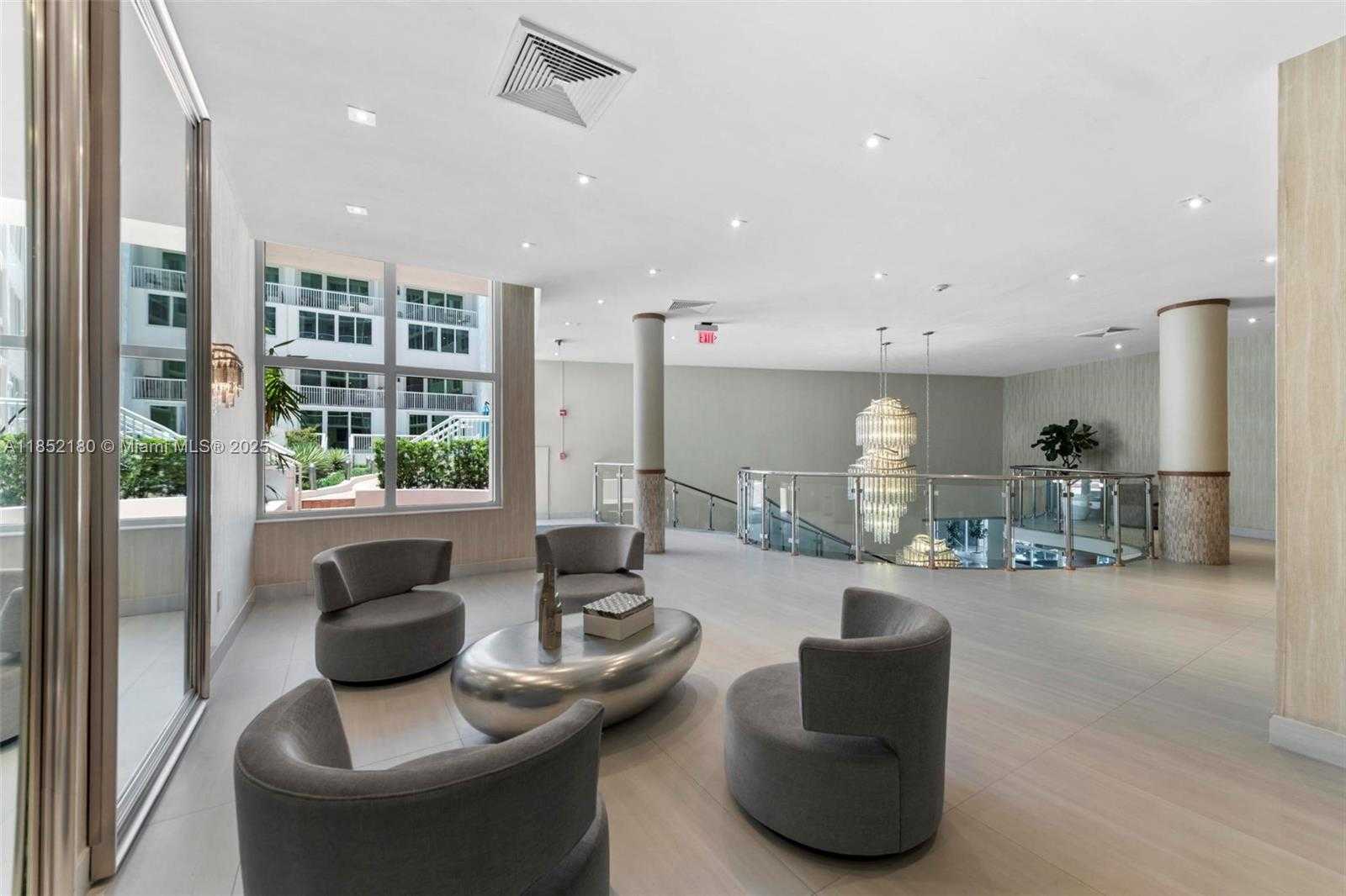 Small Image of 5401 COLLINS AVE #511, Miami Beach Number 30