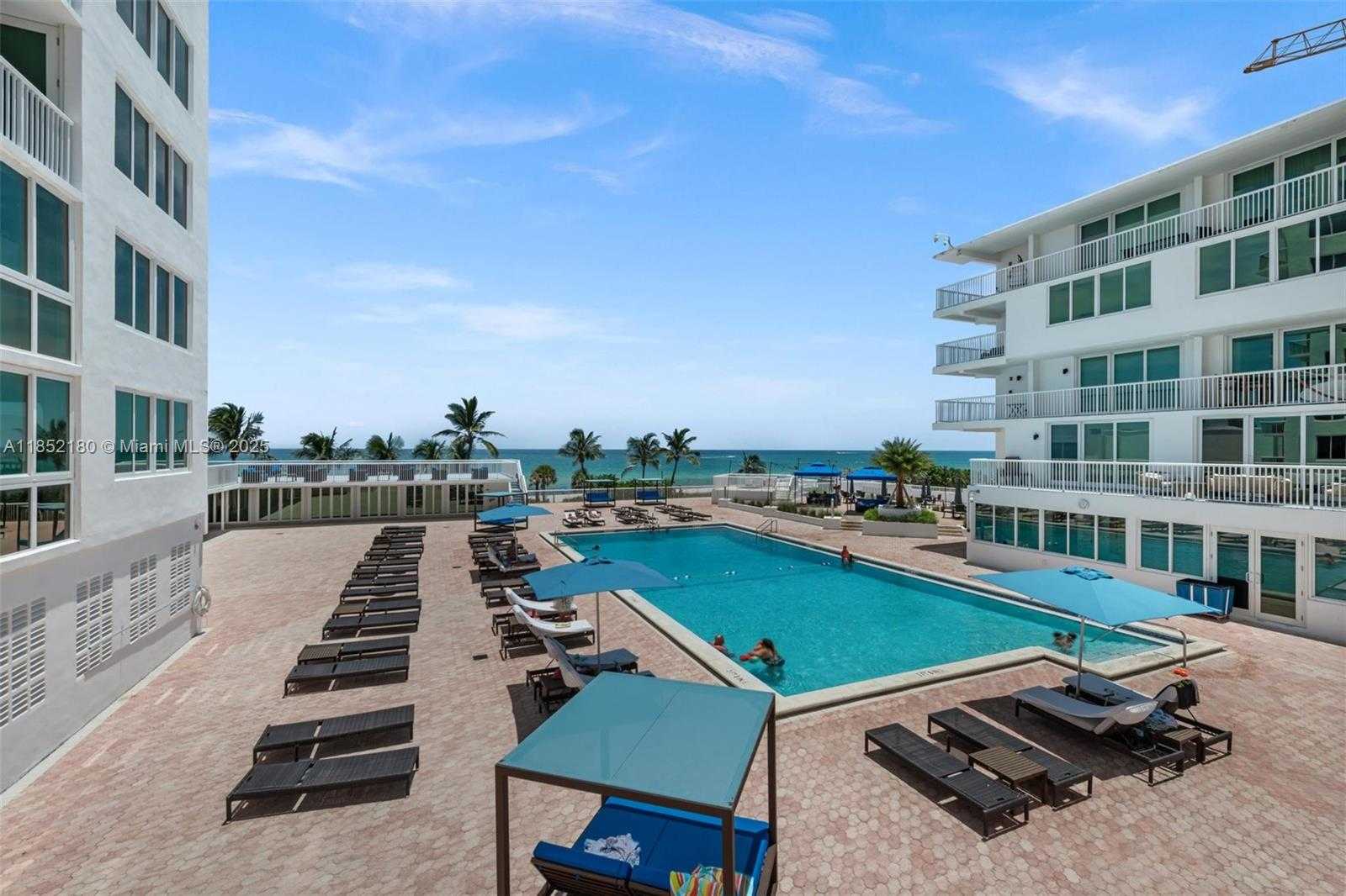 Small Image of 5401 COLLINS AVE #511, Miami Beach Number 34