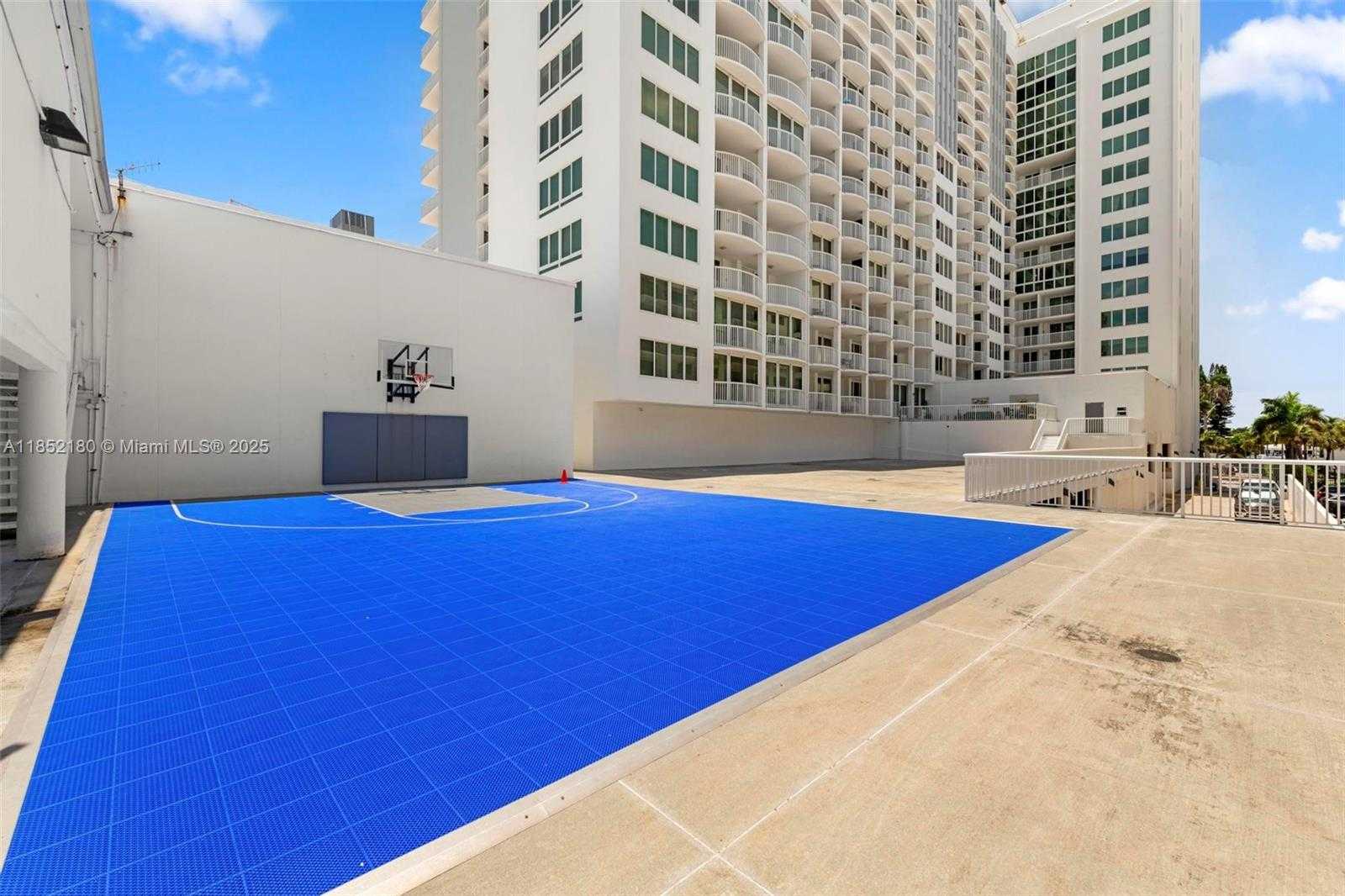 Small Image of 5401 COLLINS AVE #511, Miami Beach Number 36
