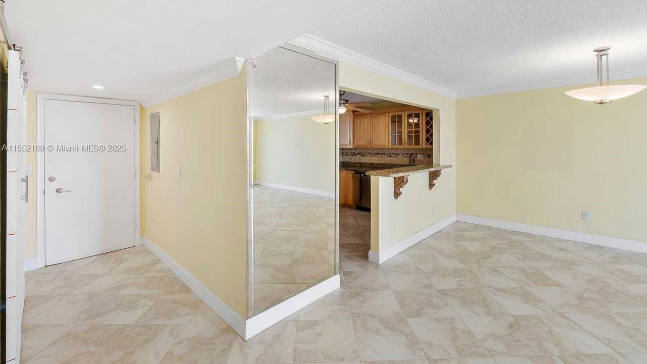 Small Image of 1401 SOUTH OCEAN DR #PH2, Hollywood Number 14