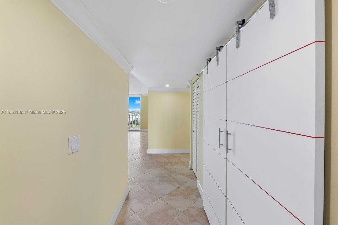 Small Image of 1401 SOUTH OCEAN DR #PH2, Hollywood Number 17