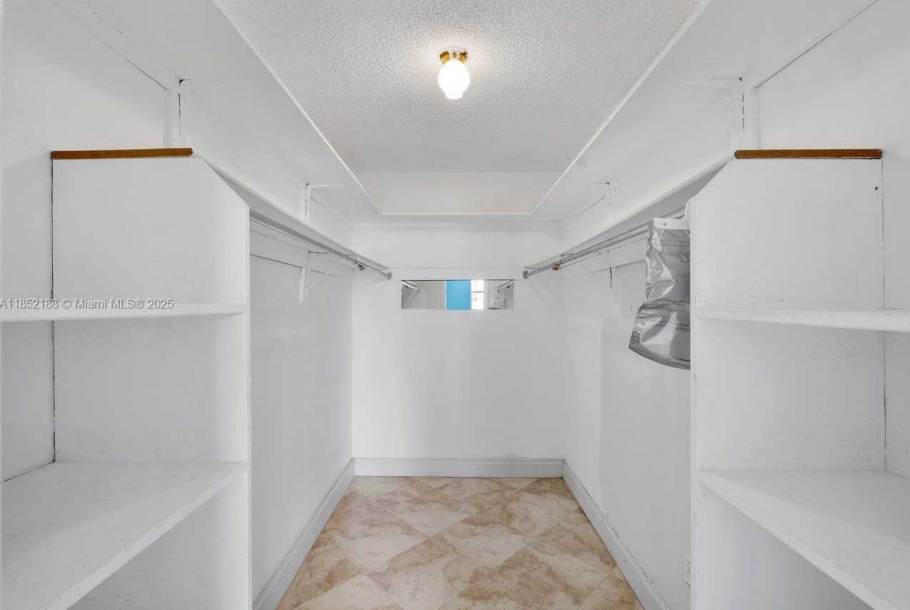 Small Image of 1401 SOUTH OCEAN DR #PH2, Hollywood Number 22