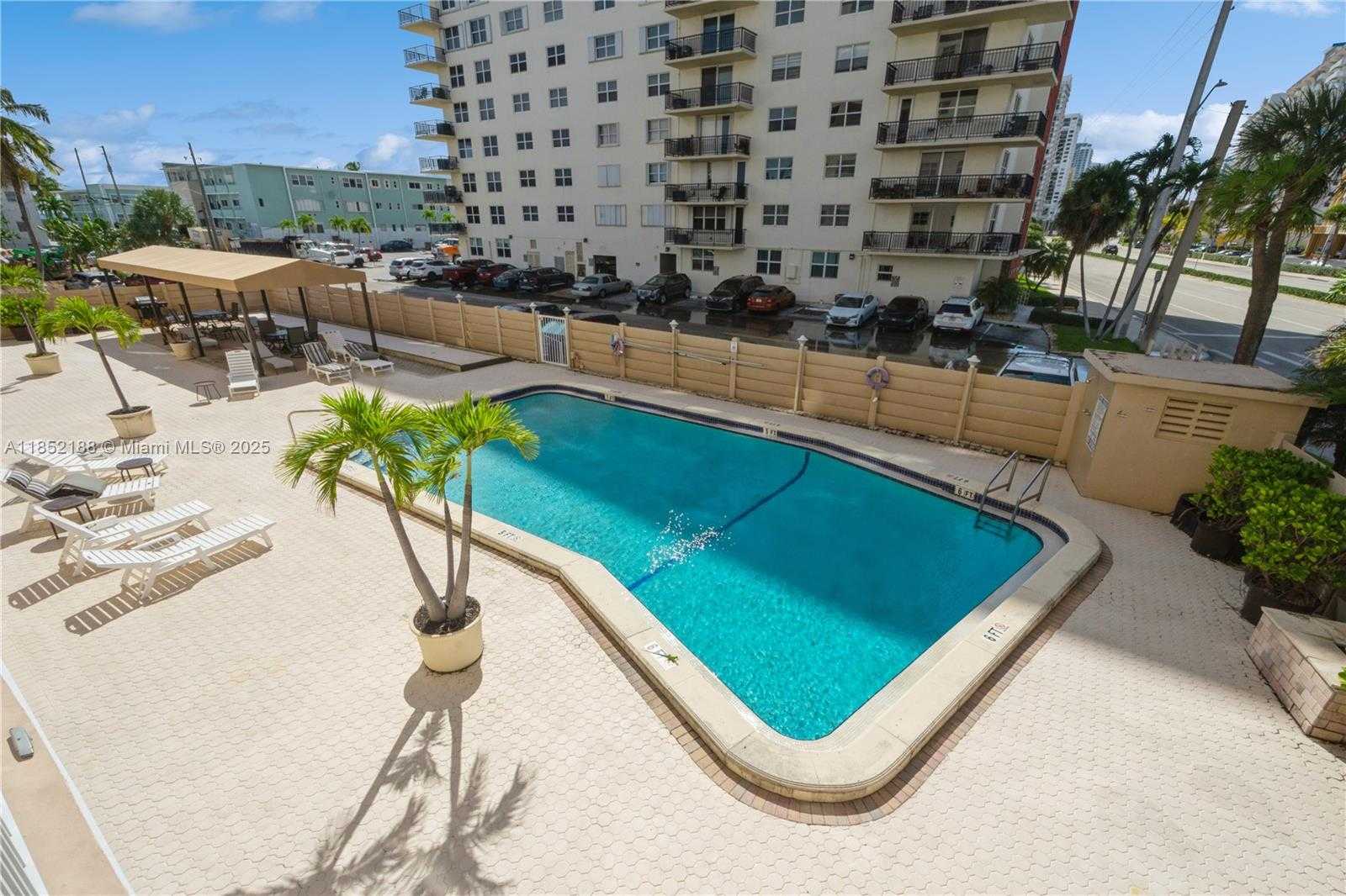 Small Image of 1401 SOUTH OCEAN DR #PH2, Hollywood Number 34