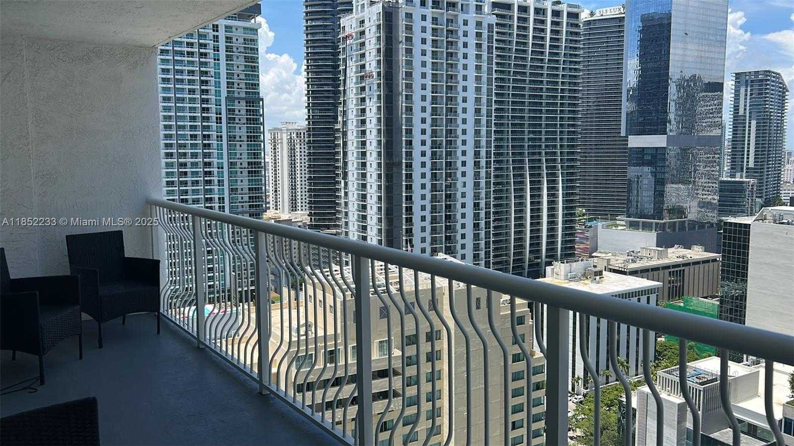 Small Image of 1200 BRICKELL BAY DR #3520, Miami Number 8