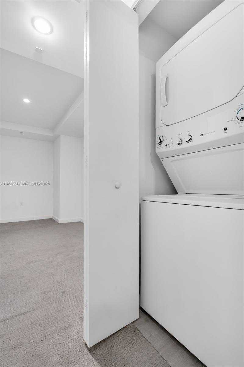 Small Image of 45 SOUTH WEST 9TH ST #2204, Miami Number 24