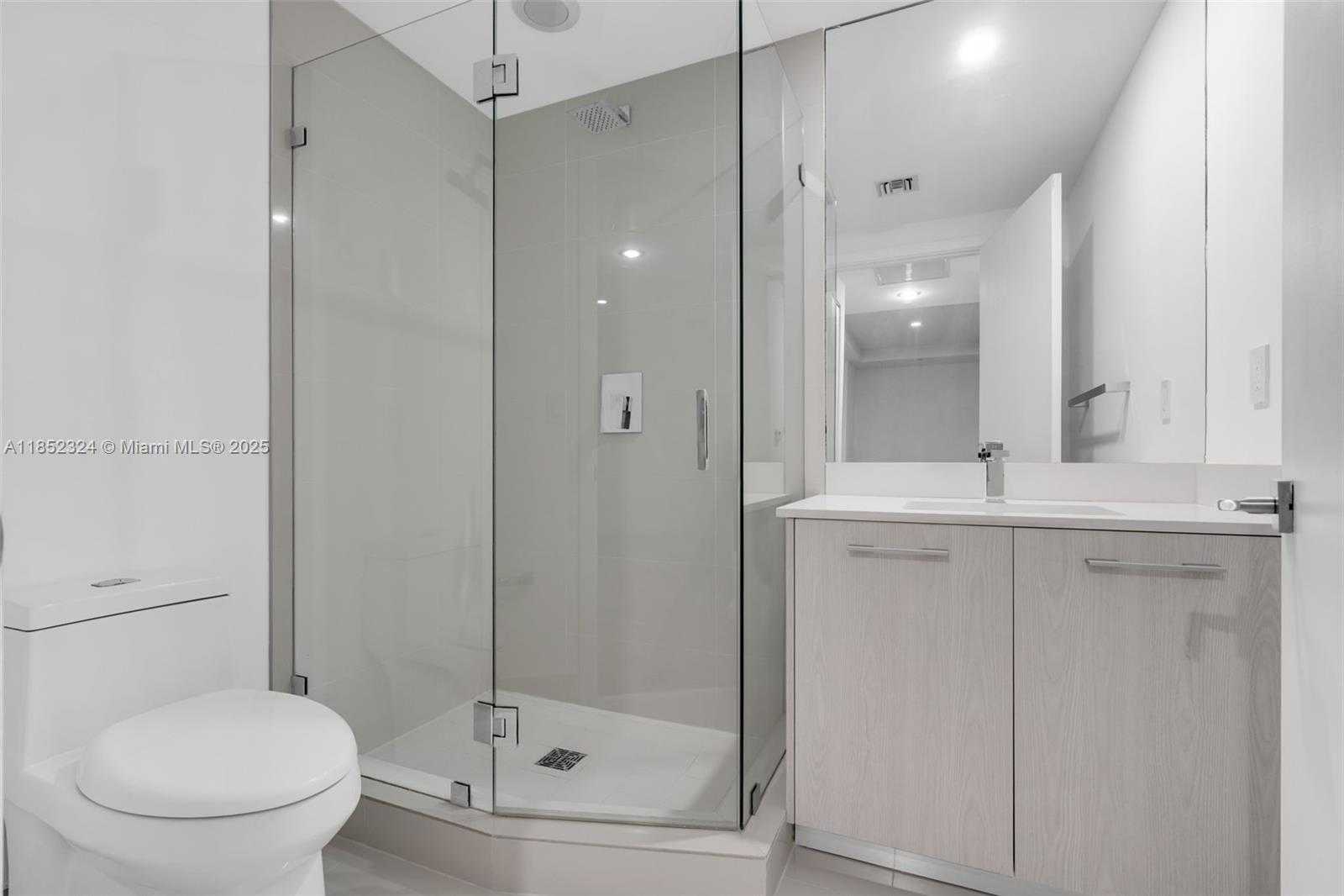 Small Image of 45 SOUTH WEST 9TH ST #2204, Miami Number 25