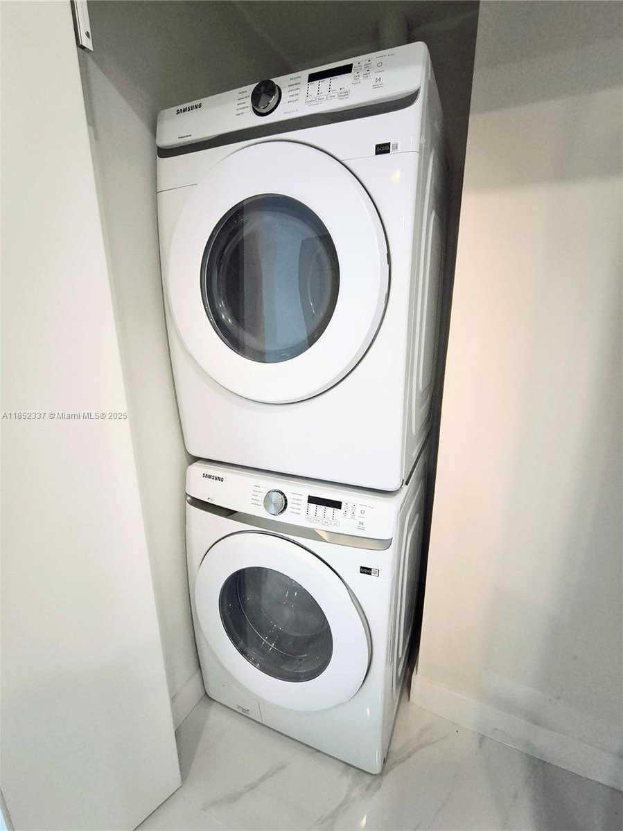 Small Image of 700 NORTH EAST 24 STREET #1502, Miami Number 44