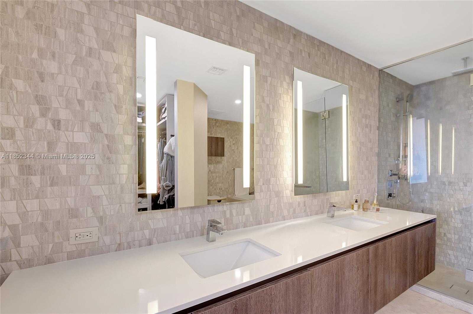 Small Image of 88 SOUTH WEST 7TH ST #3003, Miami Number 24