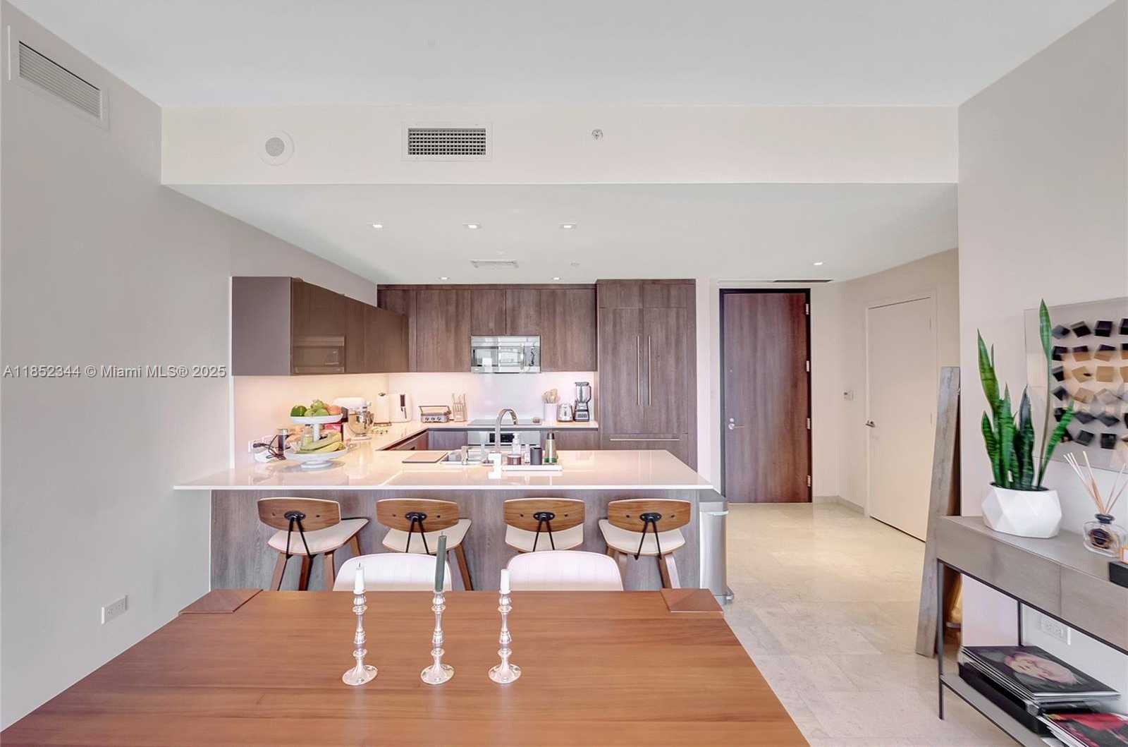 Small Image of 88 SOUTH WEST 7TH ST #3003, Miami Number 4