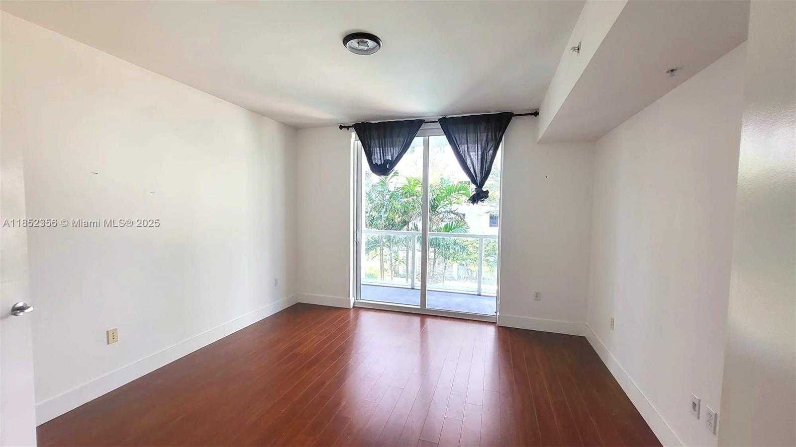 Small Image of Miami Number 14