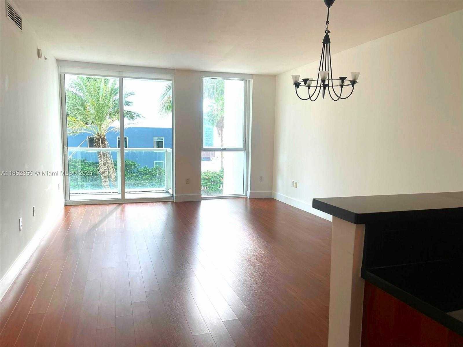 Small Image of Miami Number 7