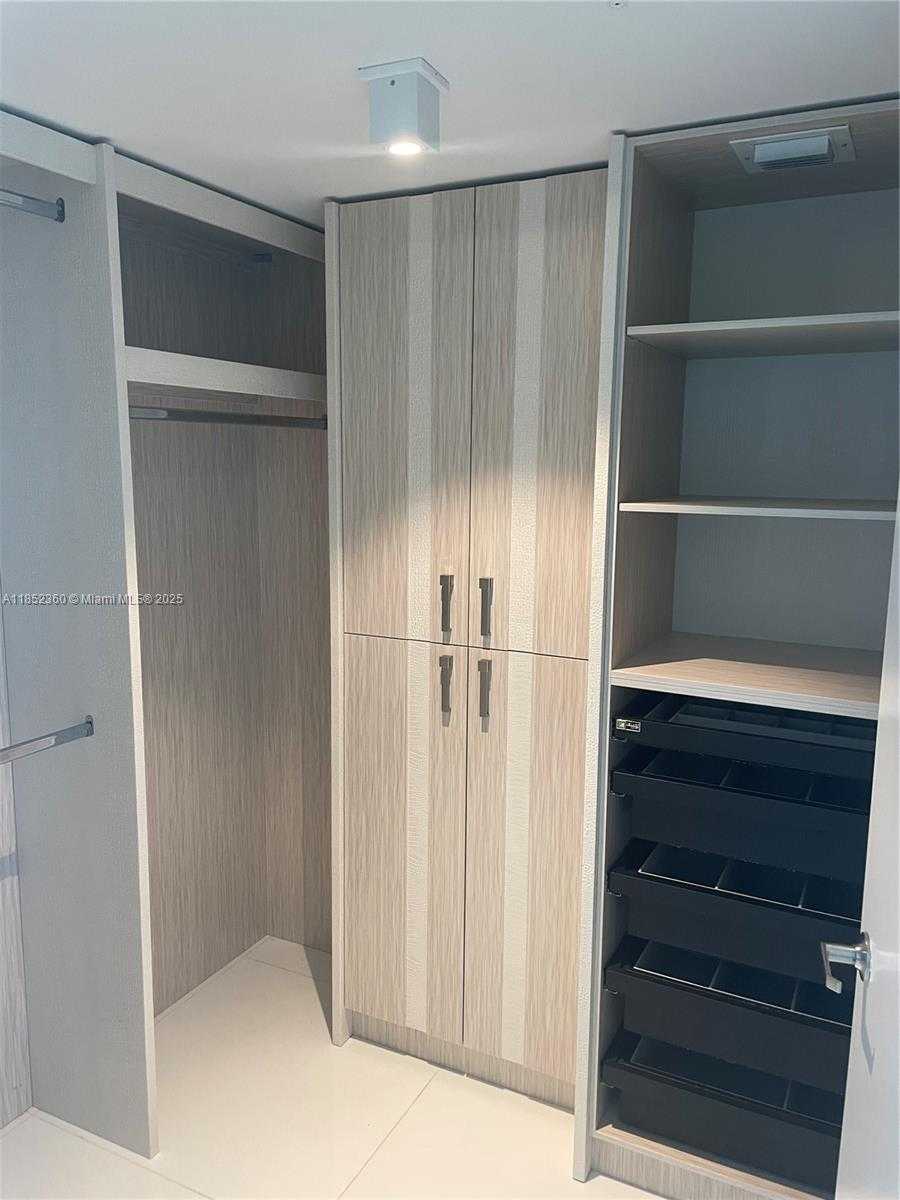 Small Image of 400 SUNNY ISLES BLVD #2004, Sunny Isles Beach Number 24