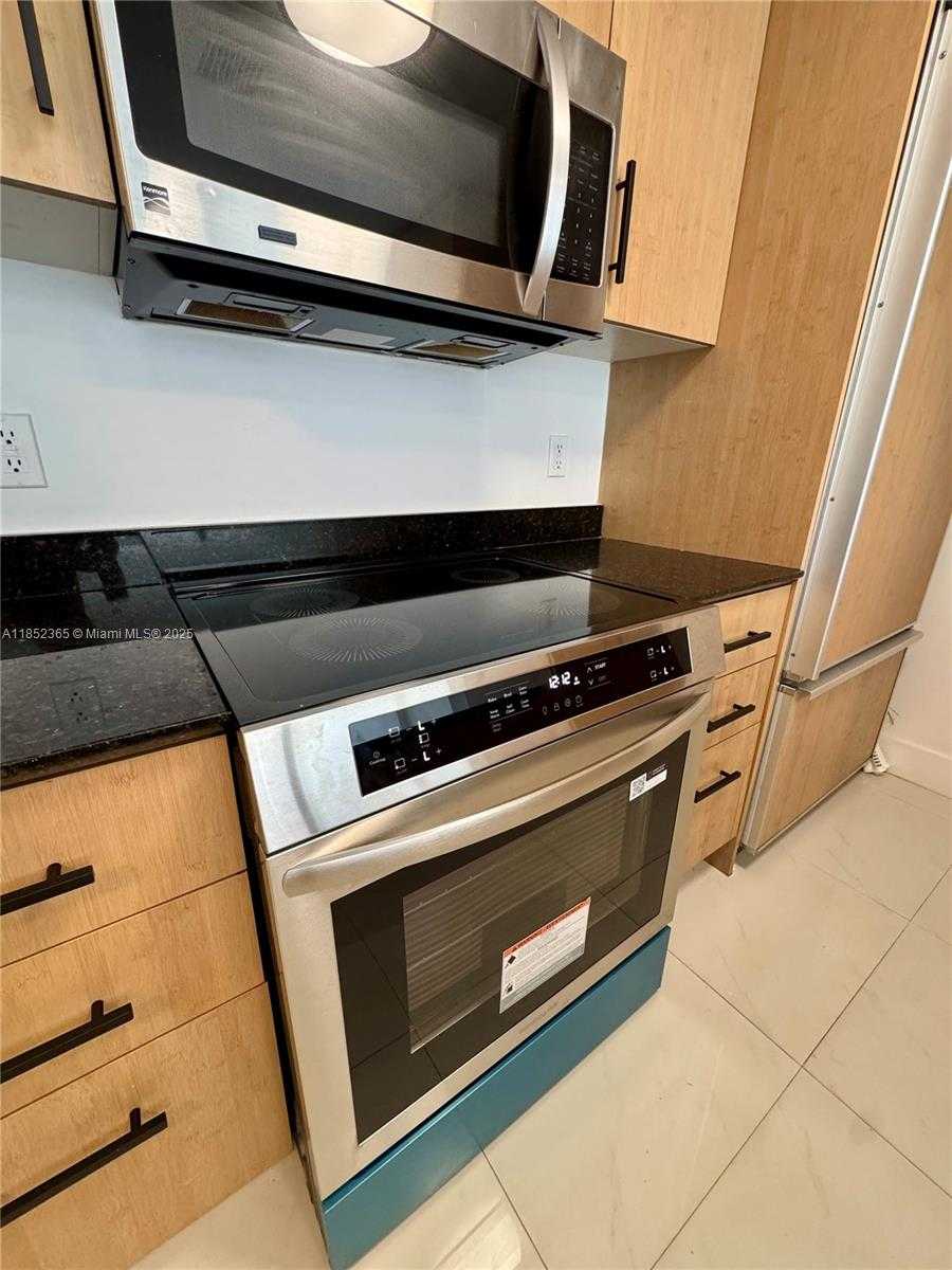 Small Image of 10275 COLLINS AVE #316, Bal Harbour Number 6