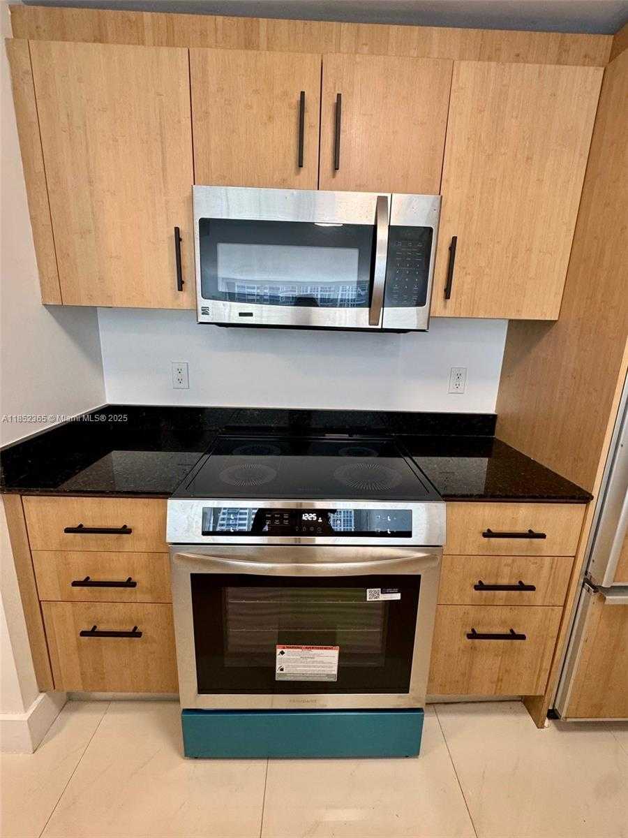 Small Image of 10275 COLLINS AVE #316, Bal Harbour Number 8