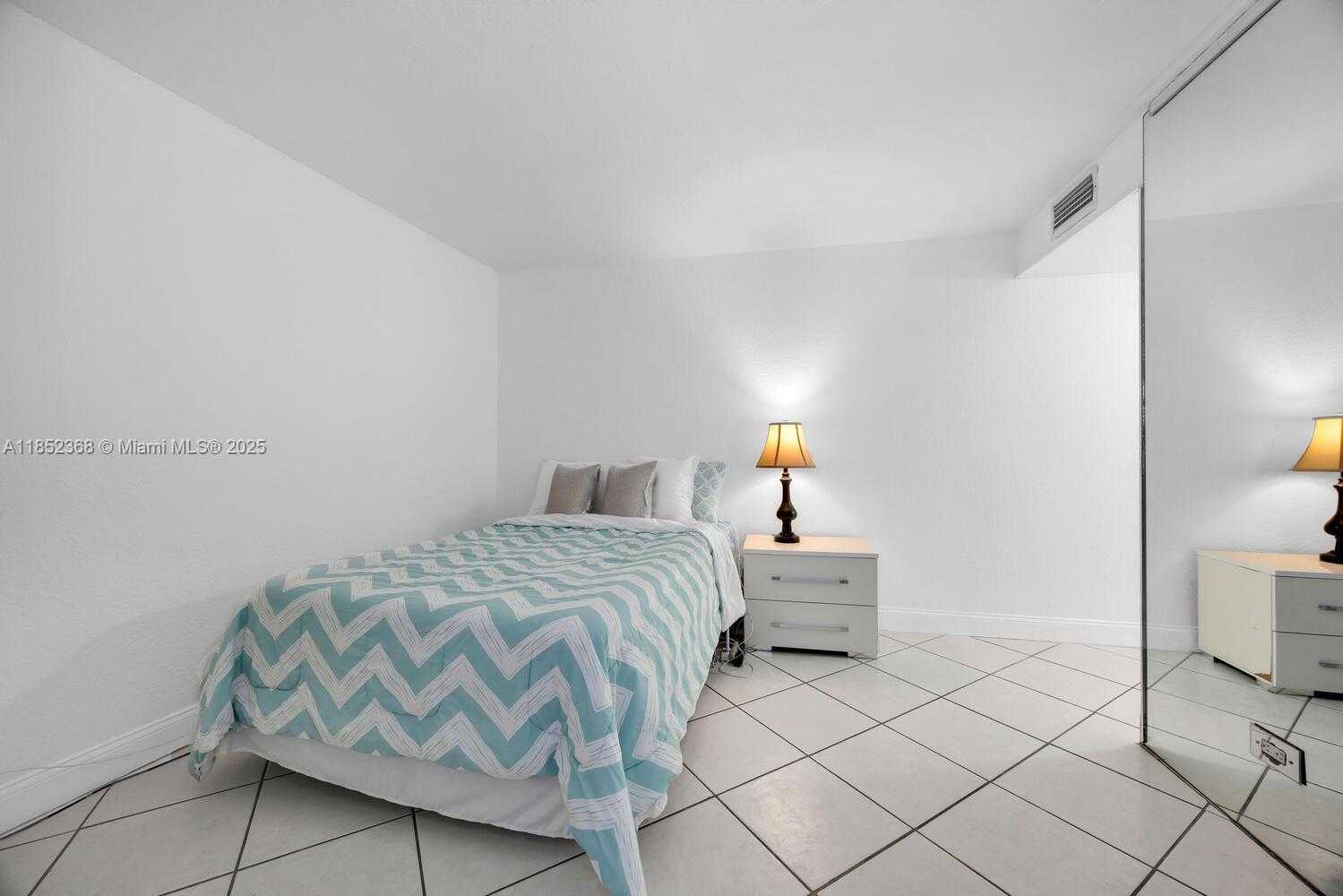 Small Image of 6039 COLLINS AVE #311, Miami Beach Number 18