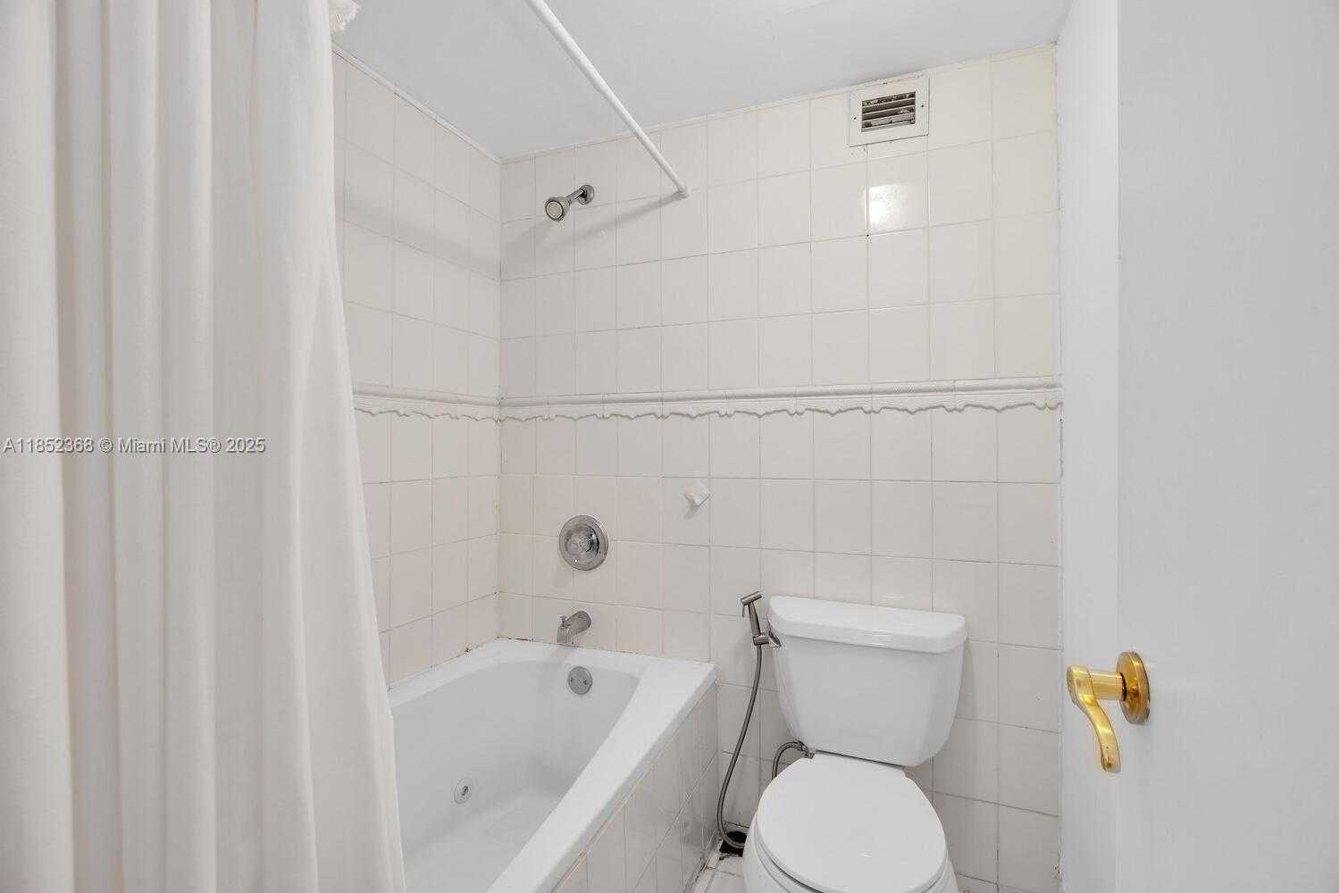 Small Image of 6039 COLLINS AVE #311, Miami Beach Number 21