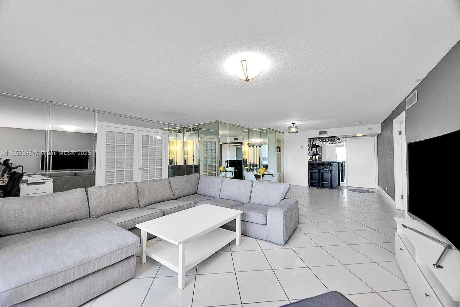 Small Image of 6039 COLLINS AVE #311, Miami Beach Number 26