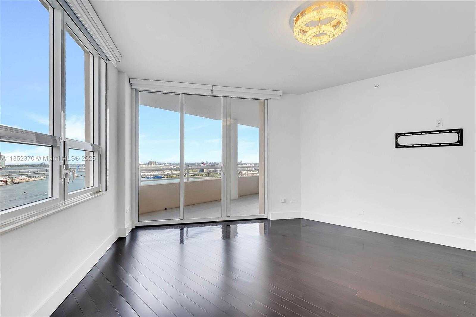 Small Image of 848 BRICKELL KEY DR #1906, Miami Number 12