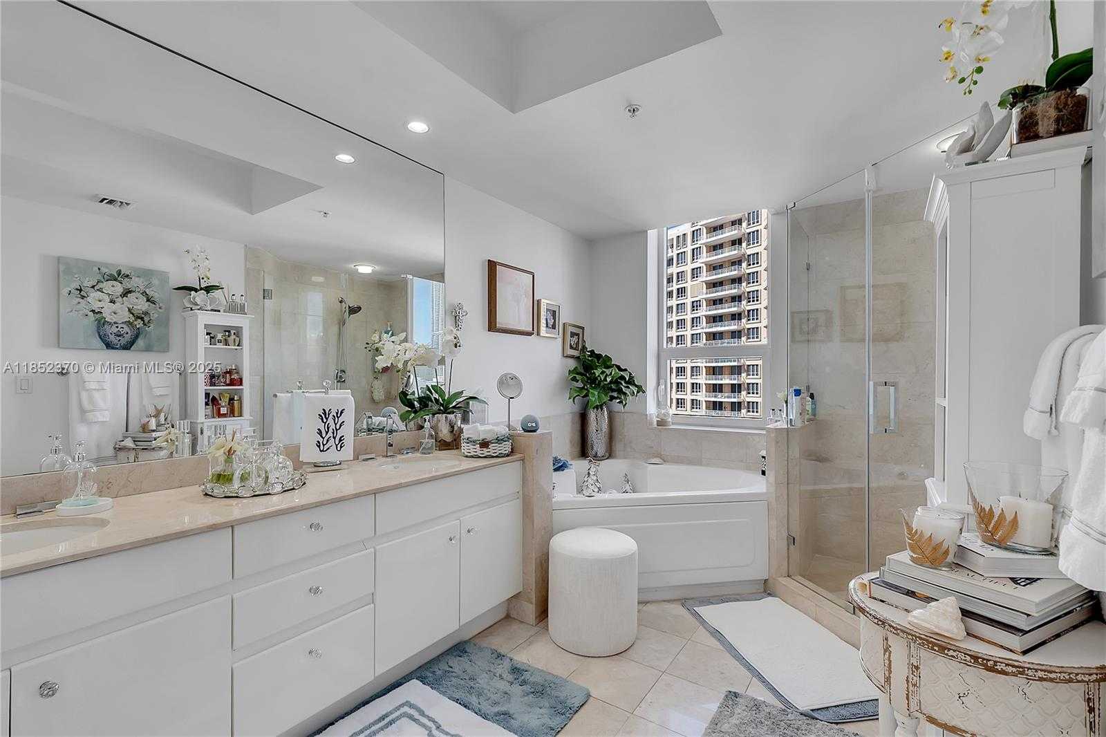 Small Image of 848 BRICKELL KEY DR #1906, Miami Number 16