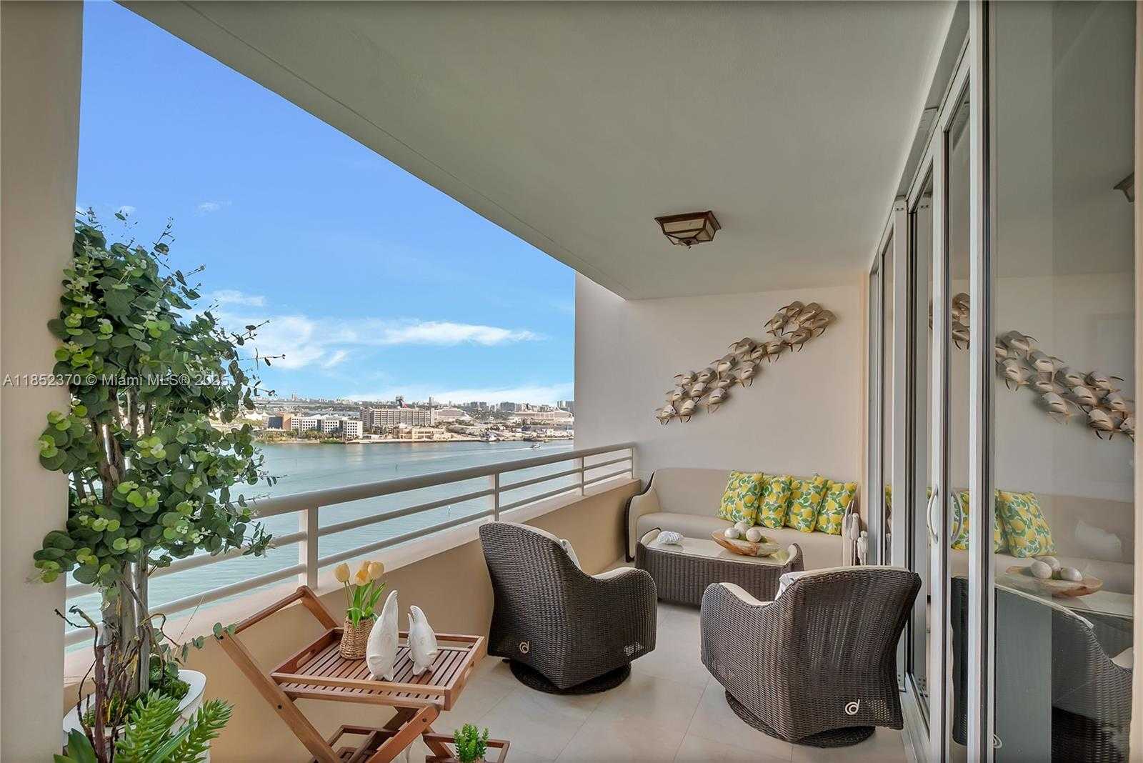 Small Image of 848 BRICKELL KEY DR #1906, Miami Number 2