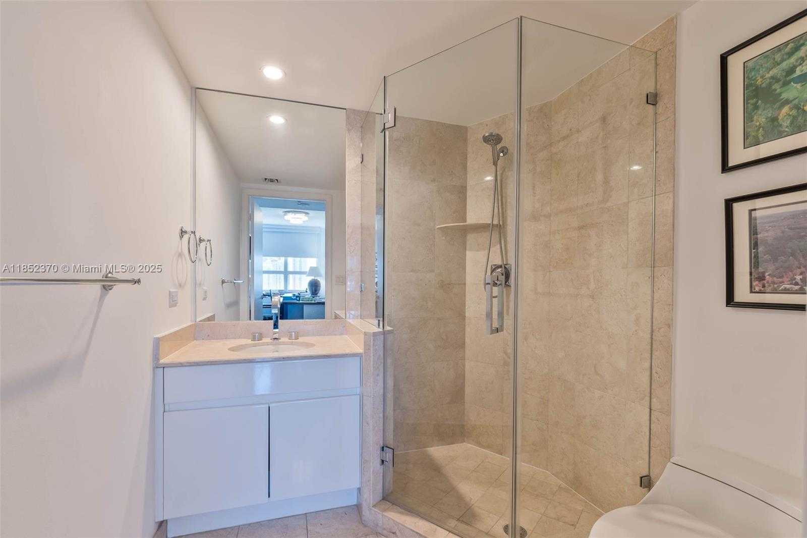 Small Image of 848 BRICKELL KEY DR #1906, Miami Number 21