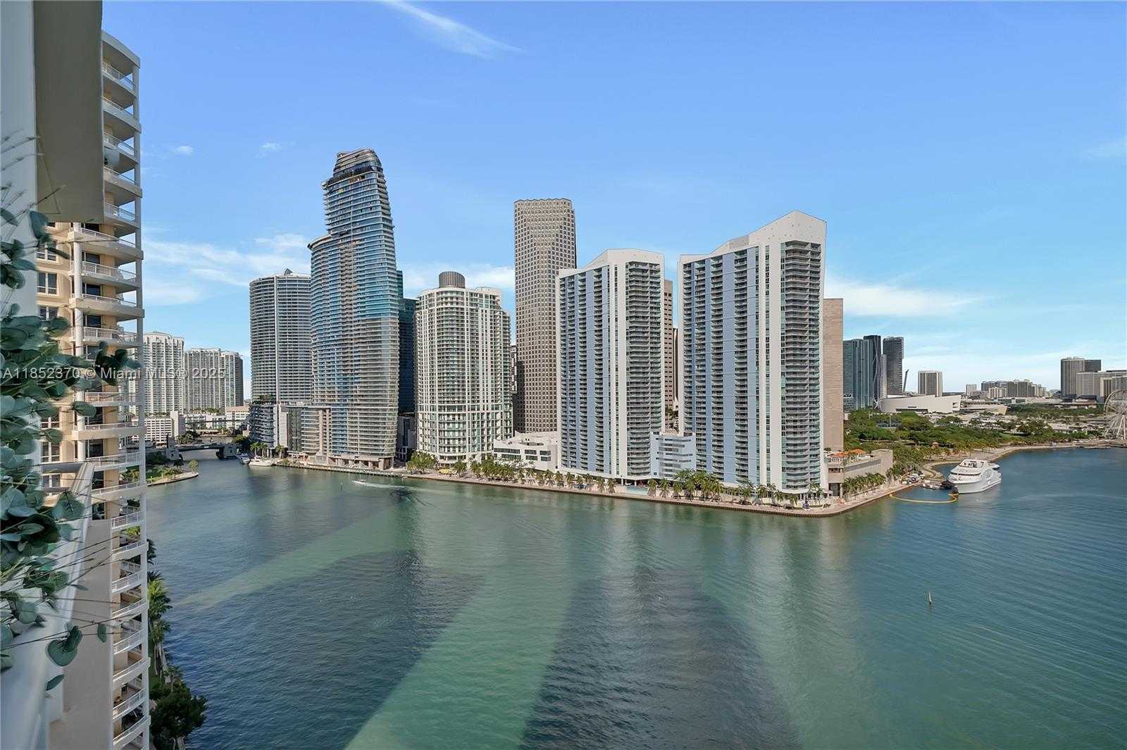 Small Image of 848 BRICKELL KEY DR #1906, Miami Number 26