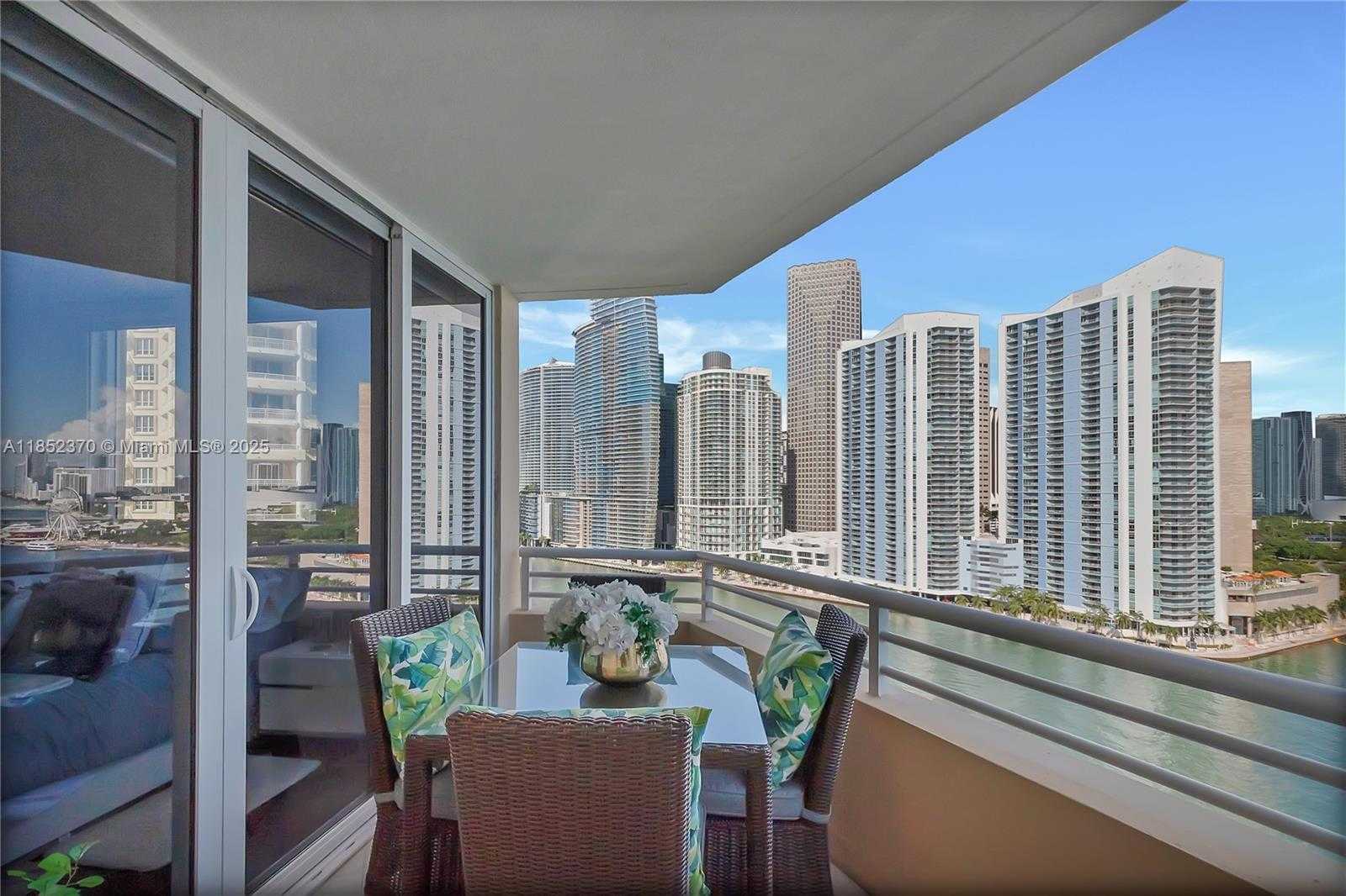 Small Image of 848 BRICKELL KEY DR #1906, Miami Number 3