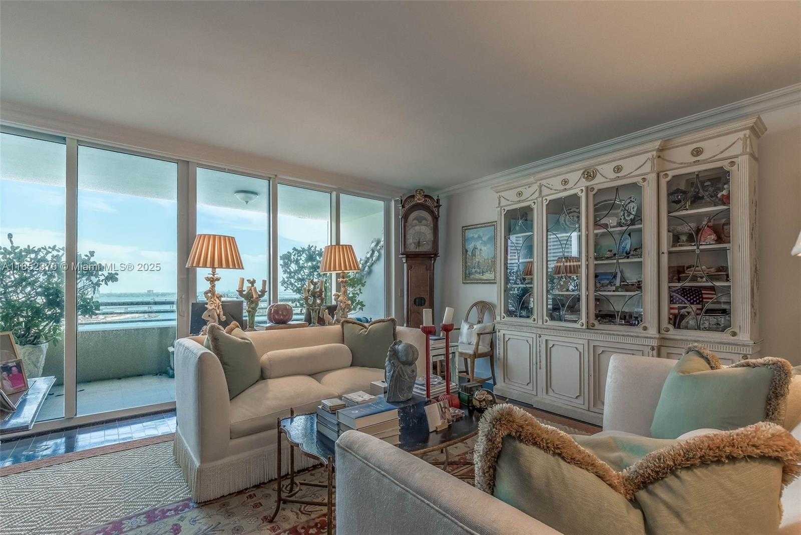 Small Image of 848 BRICKELL KEY DR #1906, Miami Number 5